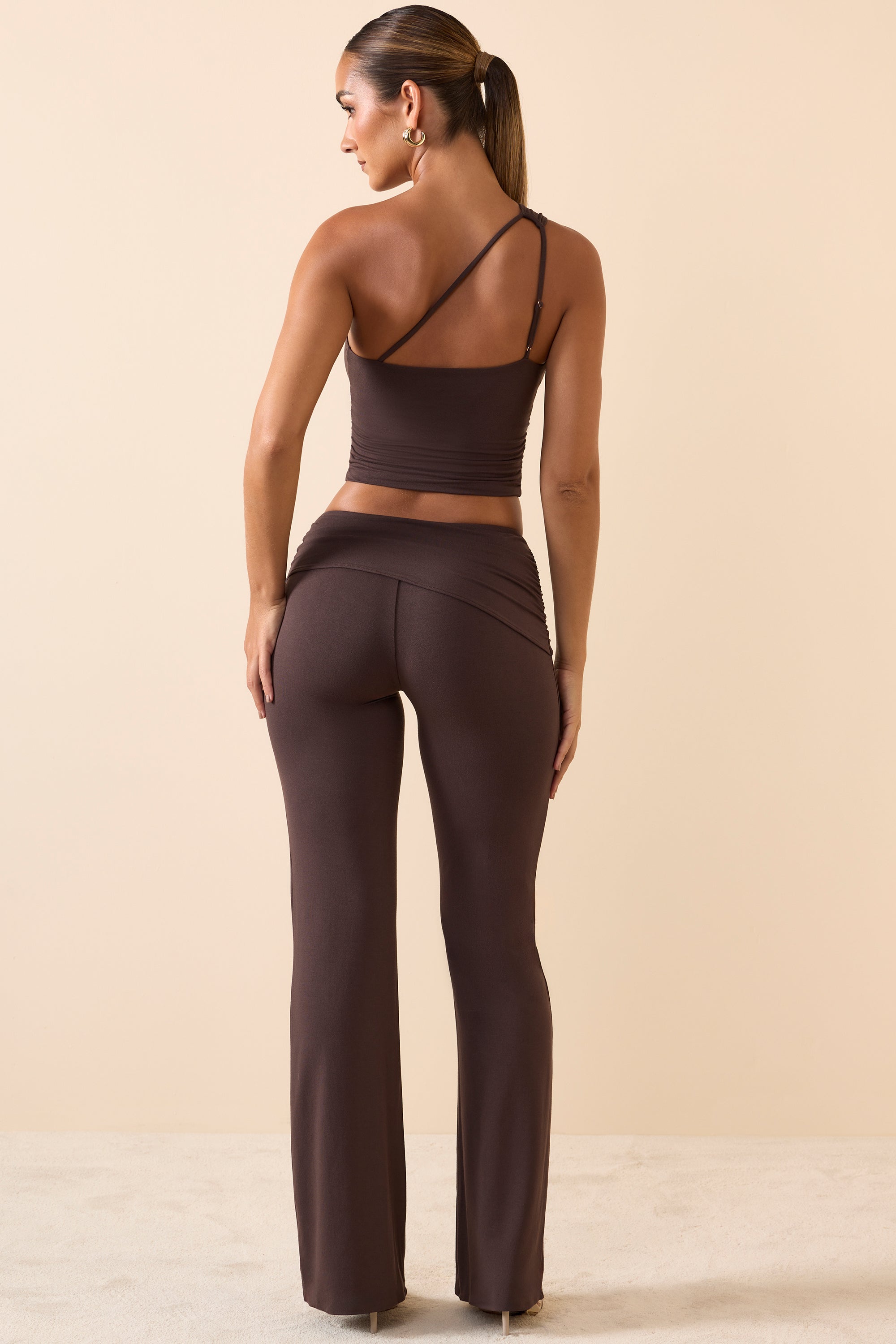 Hollis Mid Rise Straight Leg Trousers in Chocolate Brown - Image 2
