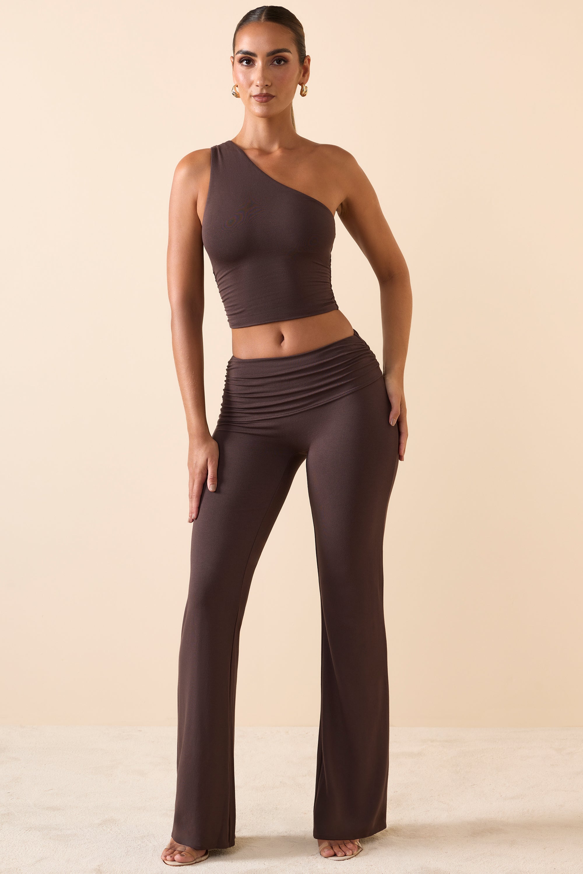 Hollis Mid Rise Straight Leg Trousers in Chocolate Brown - Image 6