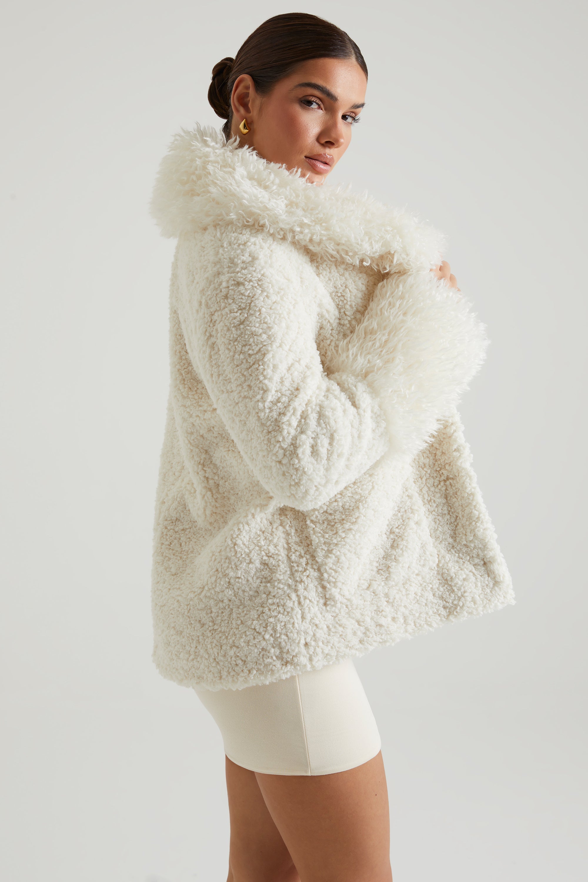 Wynter Shearling Coat with Large Front Pockets in Cream - Image 3