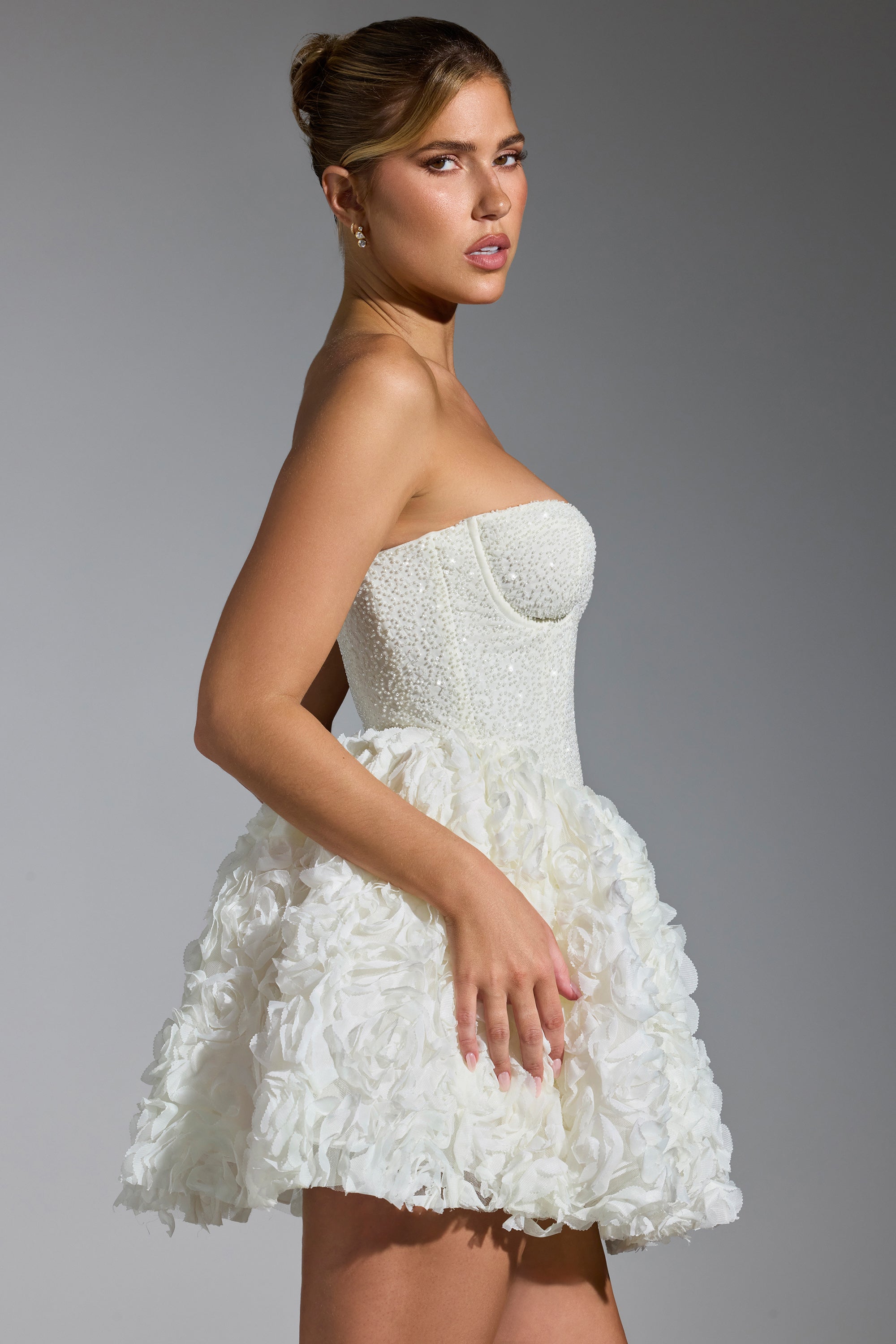 Evanthe Embellished Floral-Appliqu?? Lace-Up Mini Dress in White - Image 3