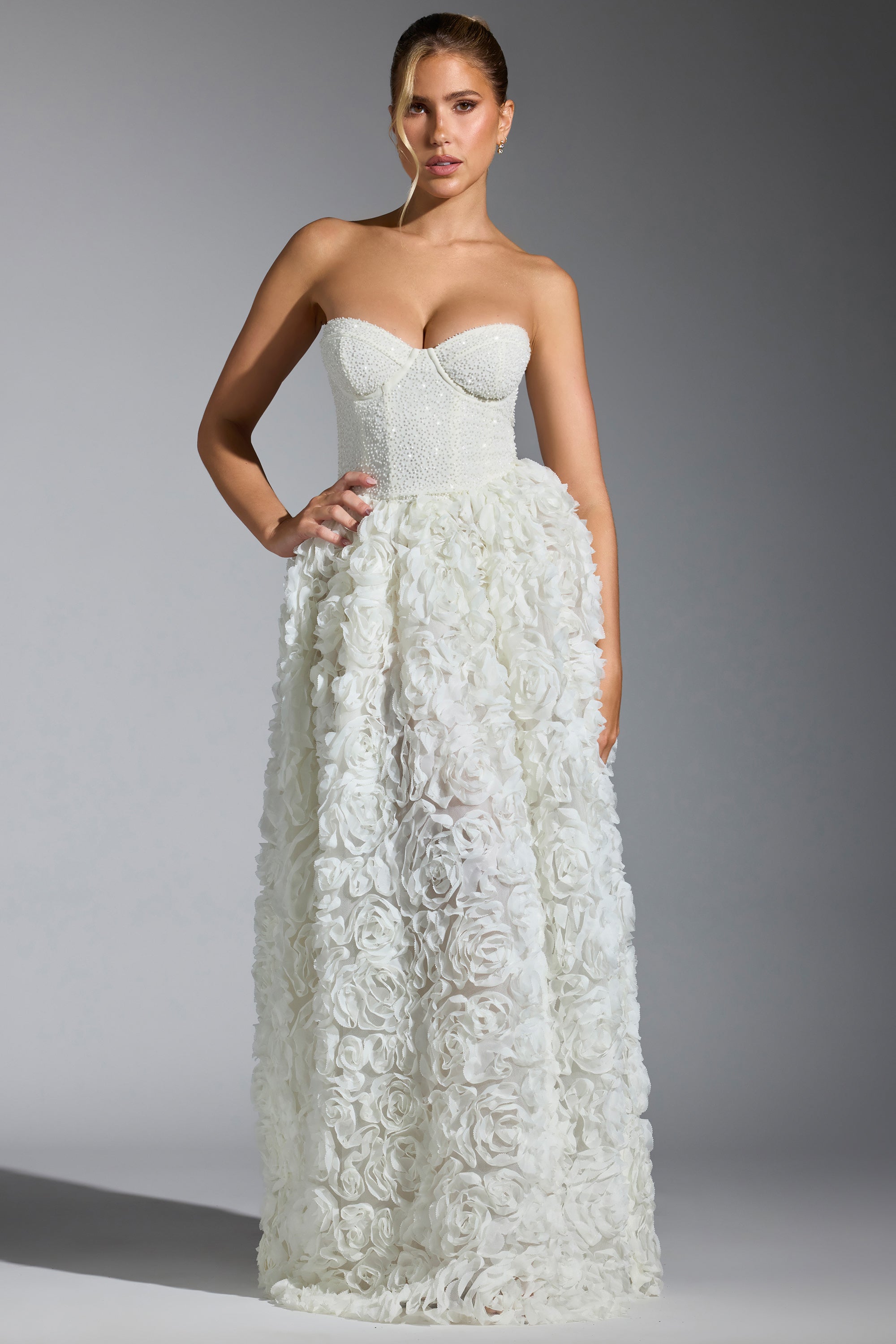 Camellia Embellished Floral-Appliqu?? Corset Gown in White