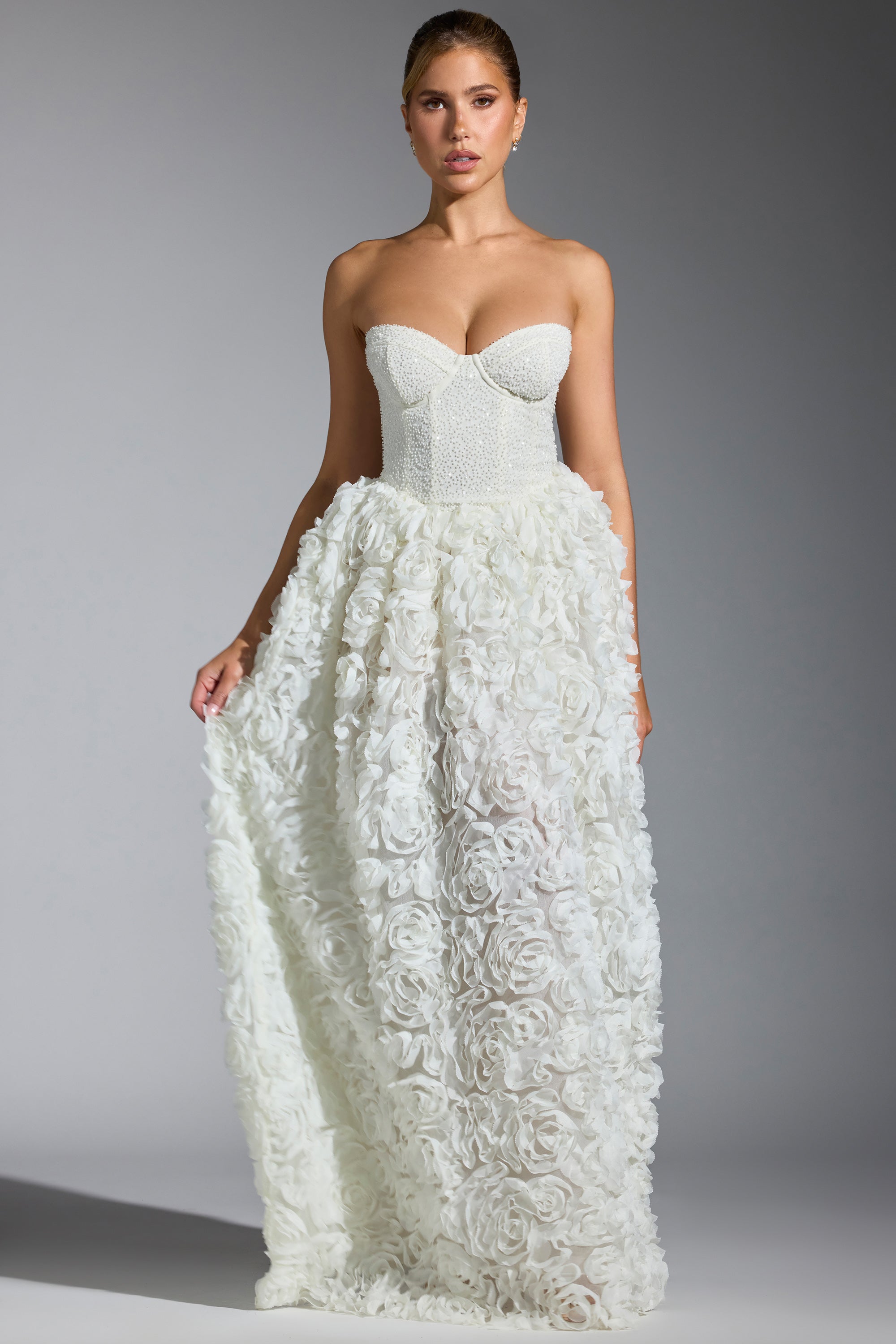Camellia Embellished Floral-Appliqu?? Corset Gown in White - Image 7