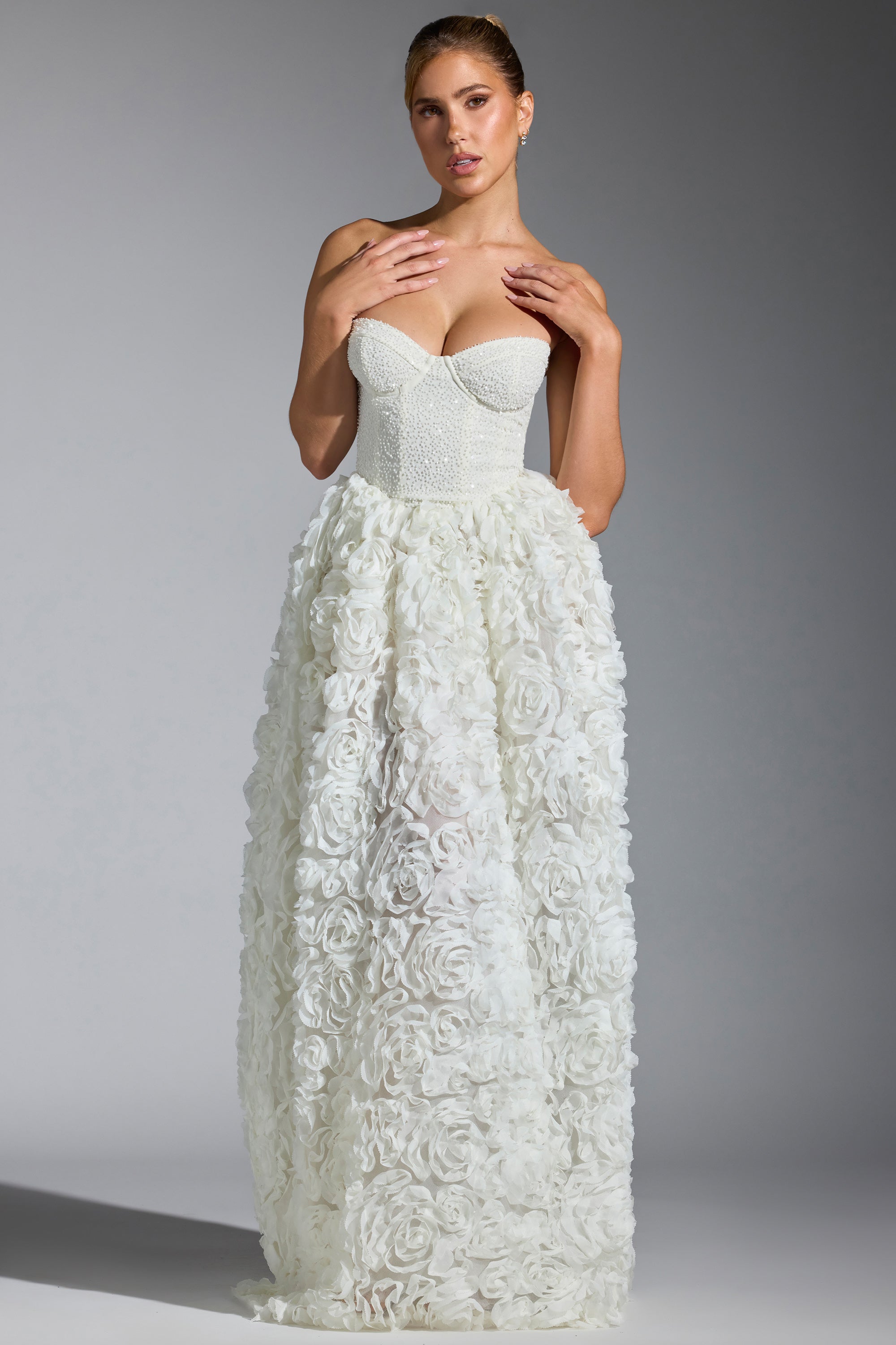 Camellia Embellished Floral-Appliqu?? Corset Gown in White - Image 8