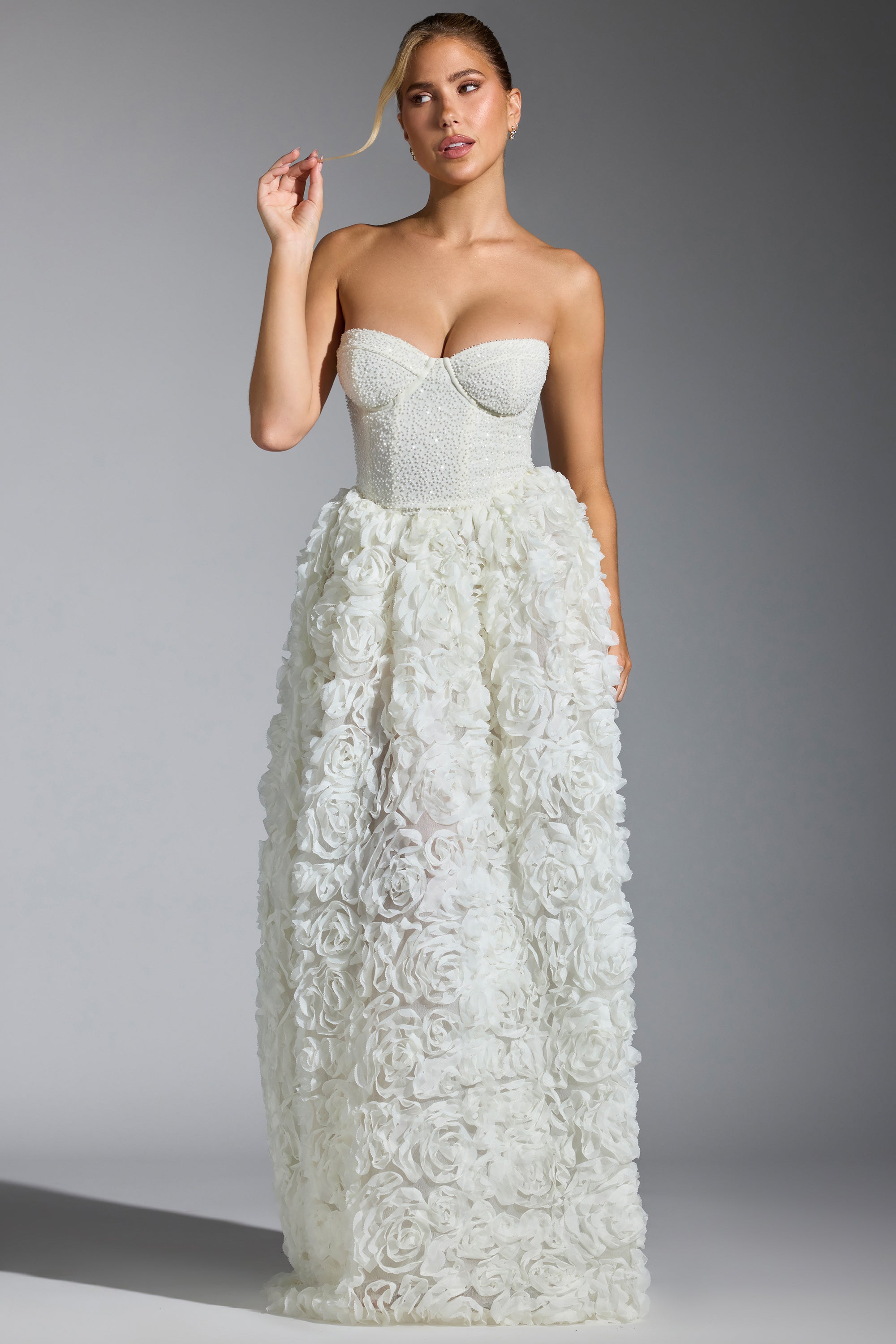 Camellia Embellished Floral-Appliqu?? Corset Gown in White - Image 10
