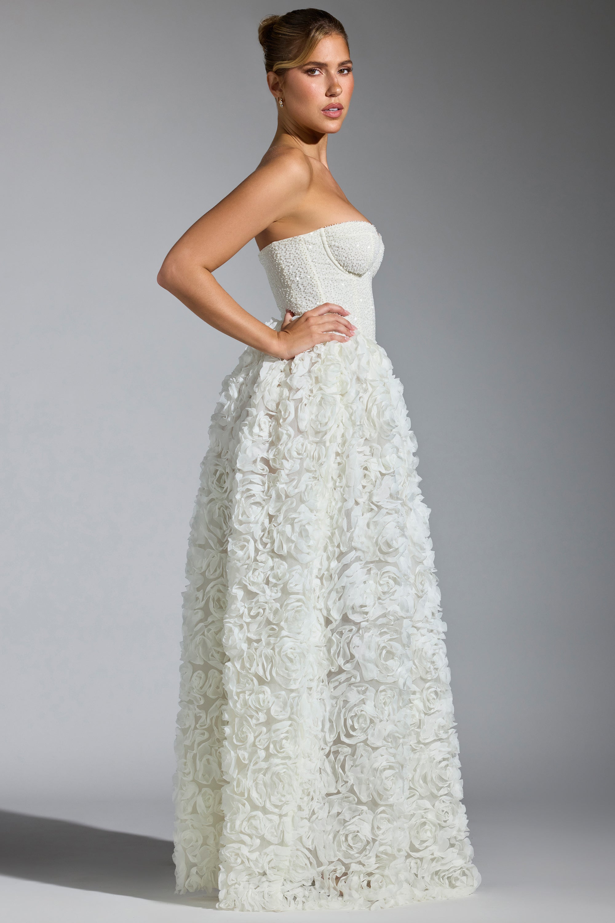 Camellia Embellished Floral-Appliqu?? Corset Gown in White - Image 3