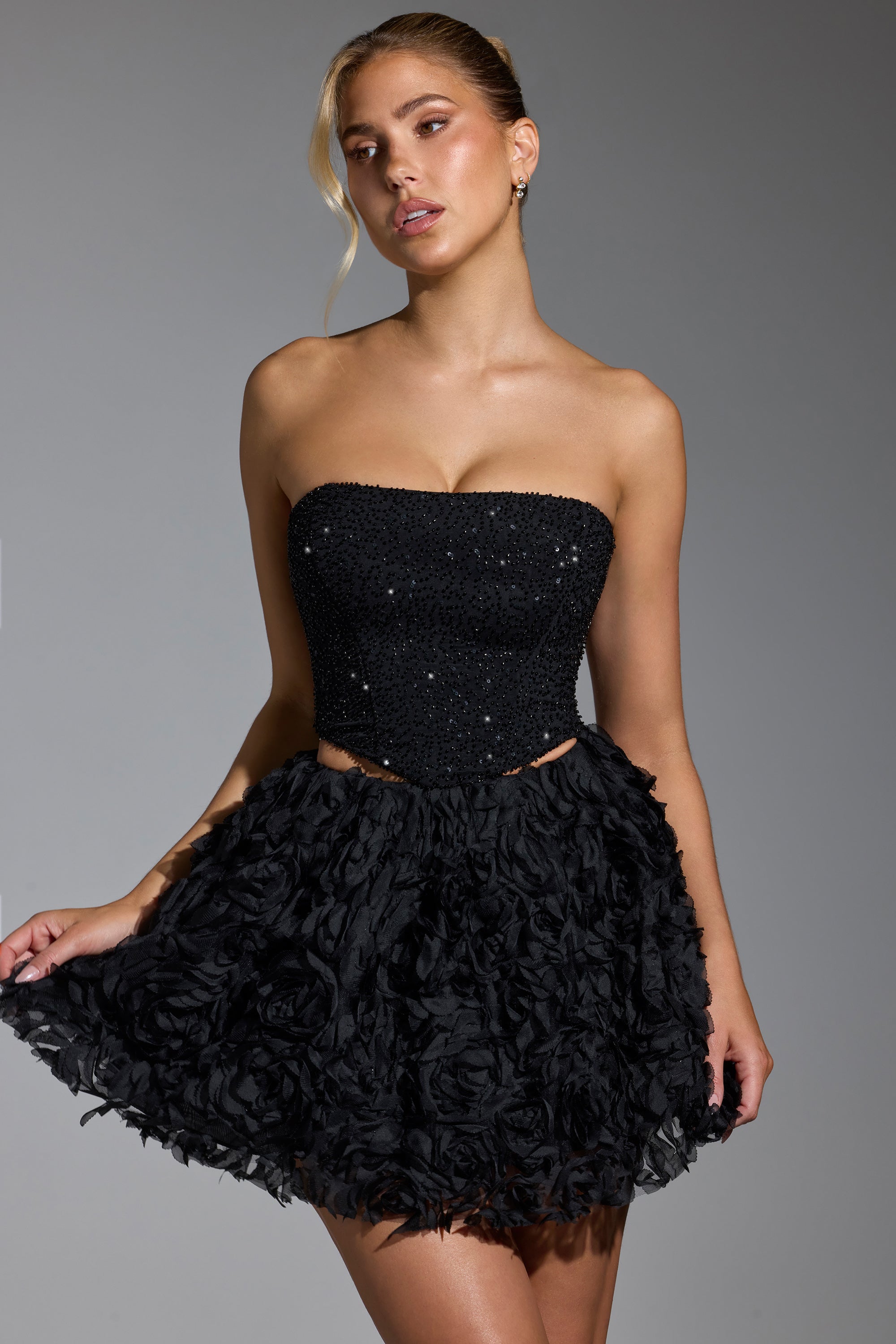 Blossom Floral-Appliqu?? Mini Skirt in Black - Image 17