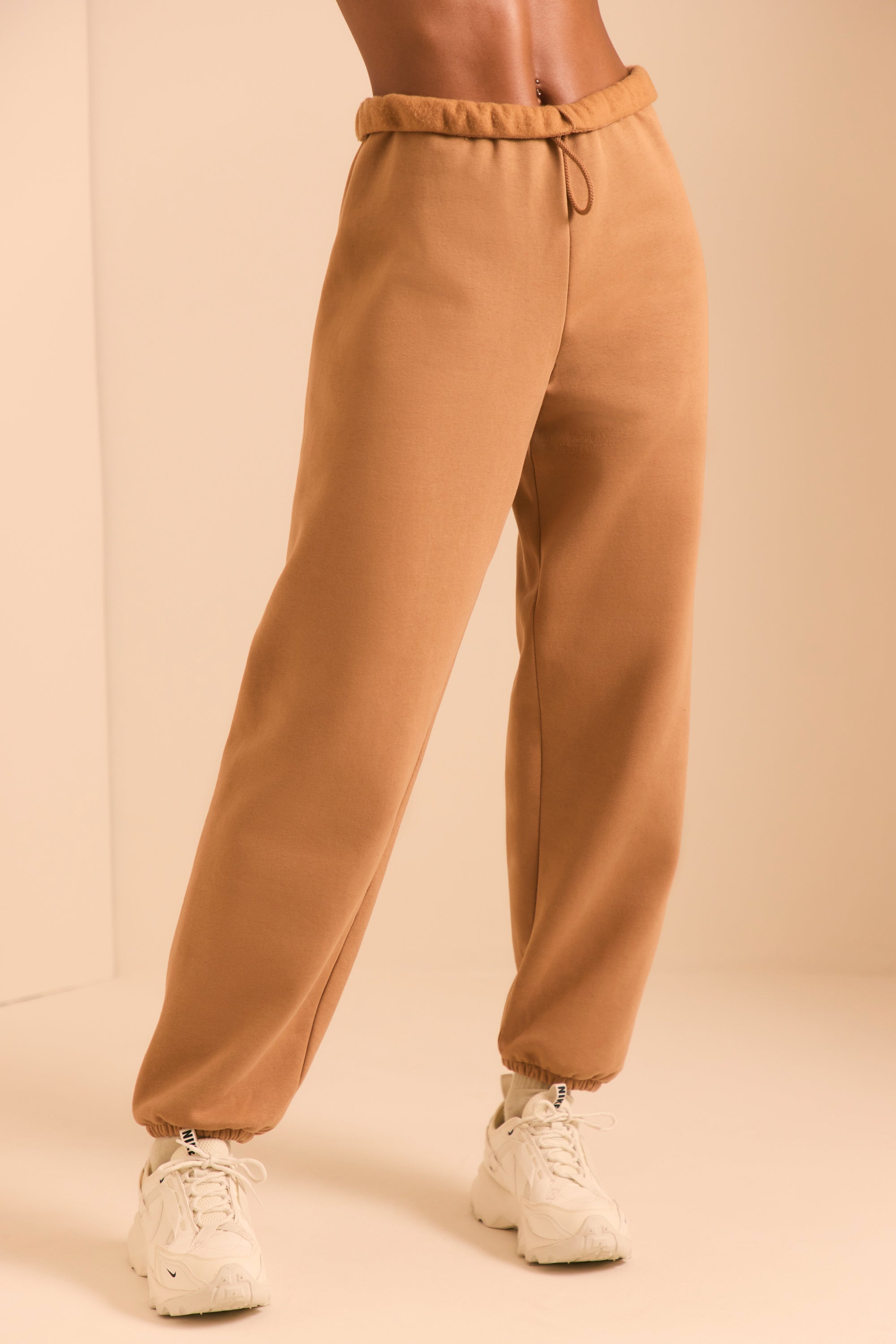 Pacific Relaxed Fit Joggers in Chestnut