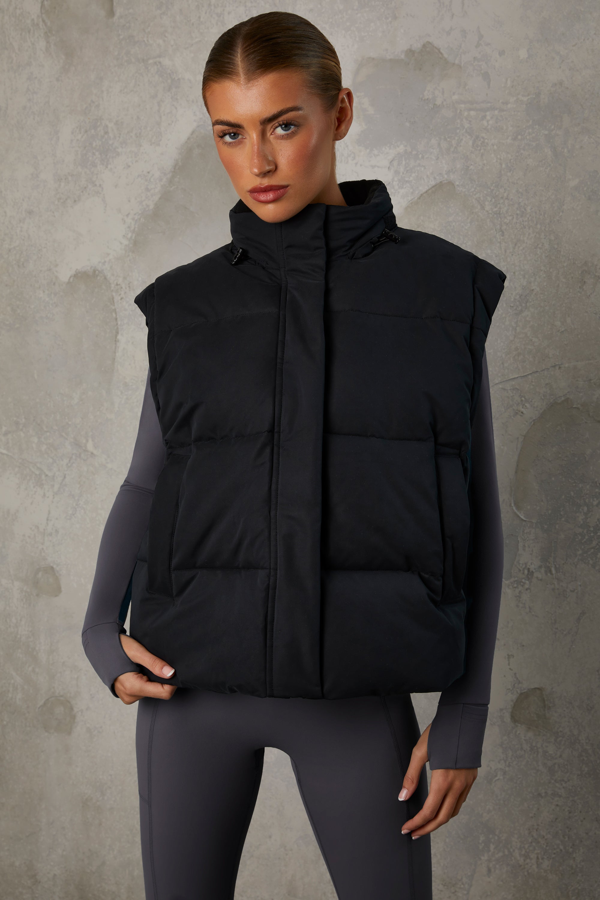 Essential Cropped Puffer Jacket with Detachable Sleeves in Black - Image 7