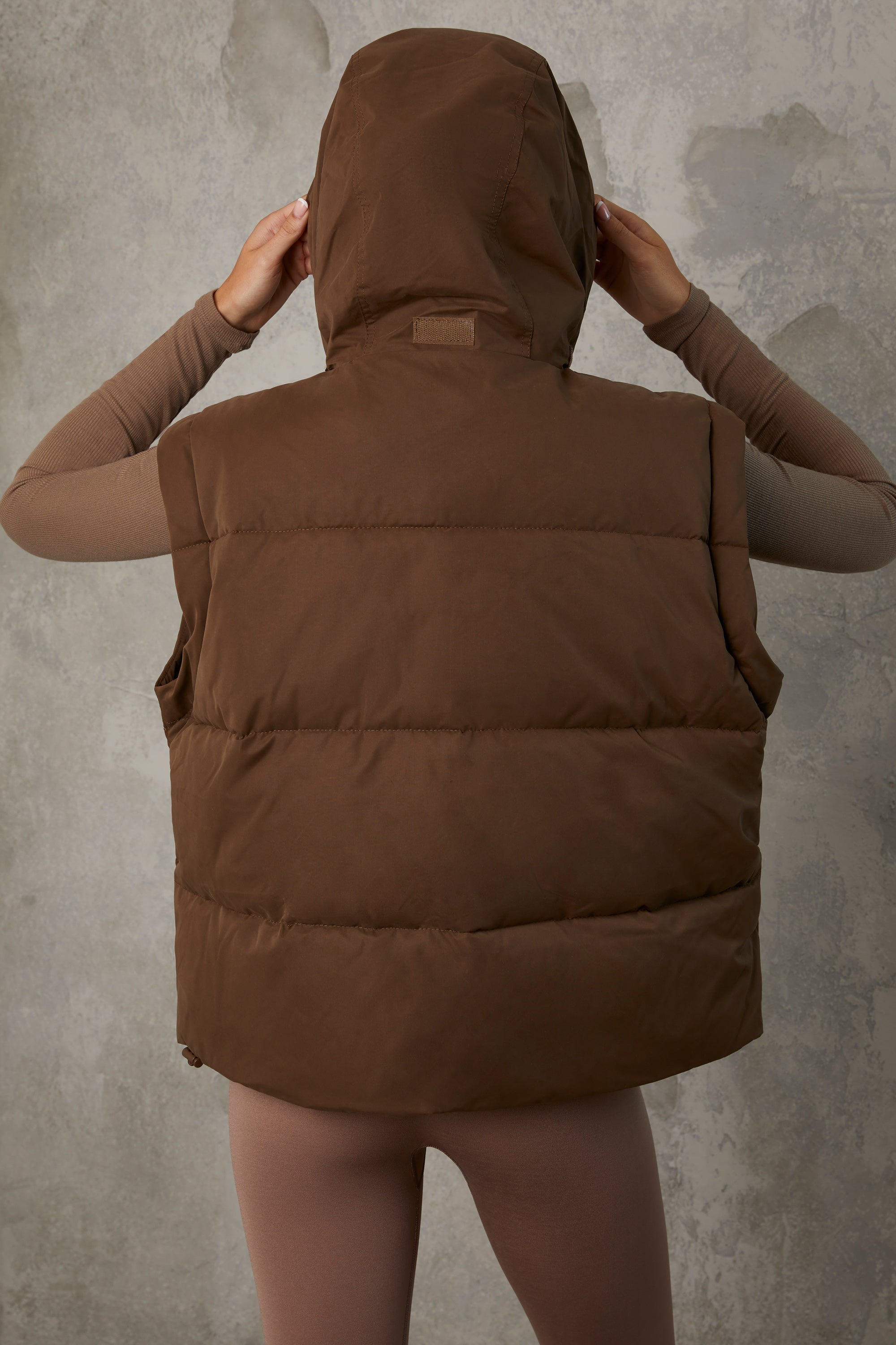 Essential Cropped Puffer Jacket with Detachable Sleeves in Cocoa Brown - Image 2