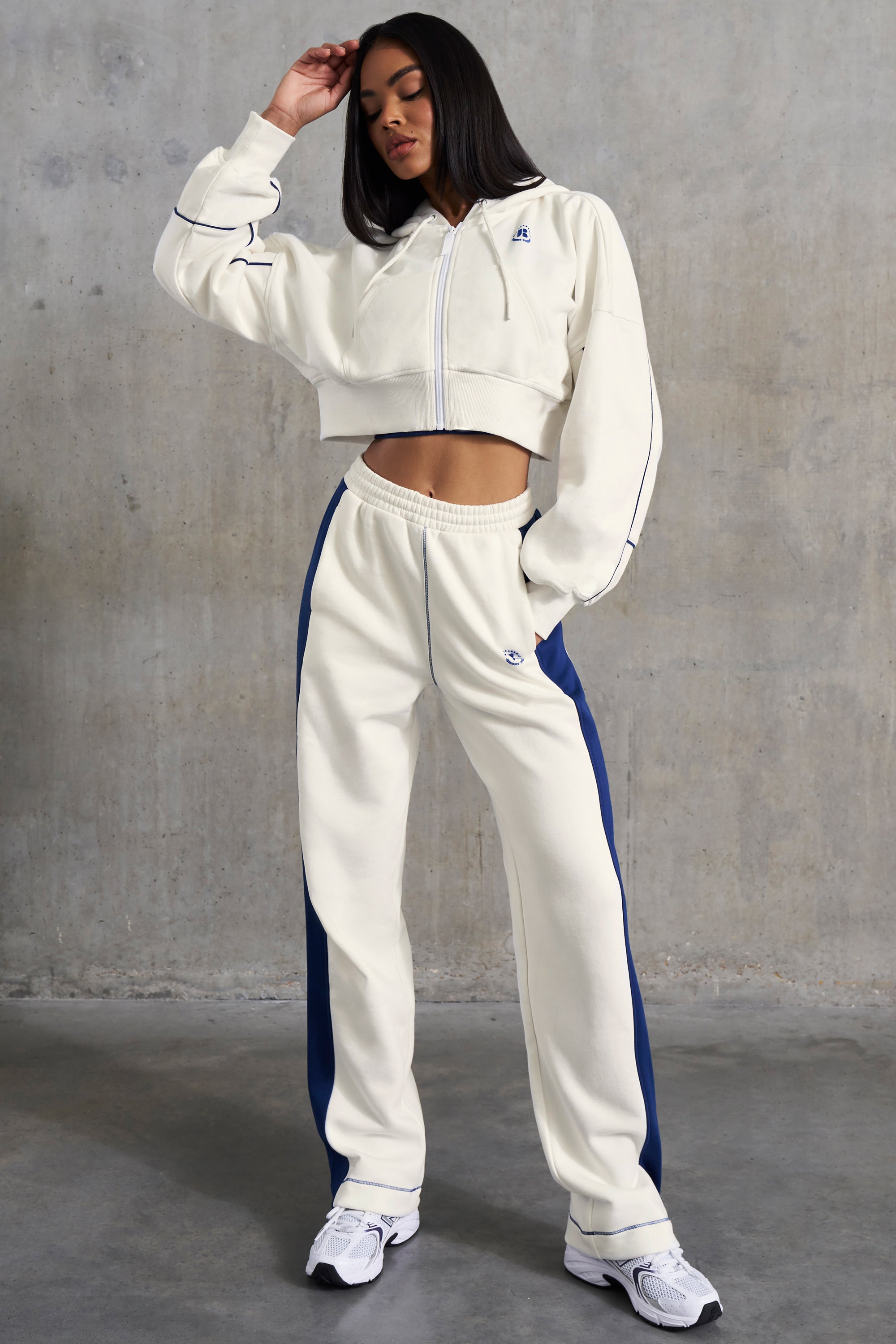 Petite Wide Leg Sweatpants in White - Image 8
