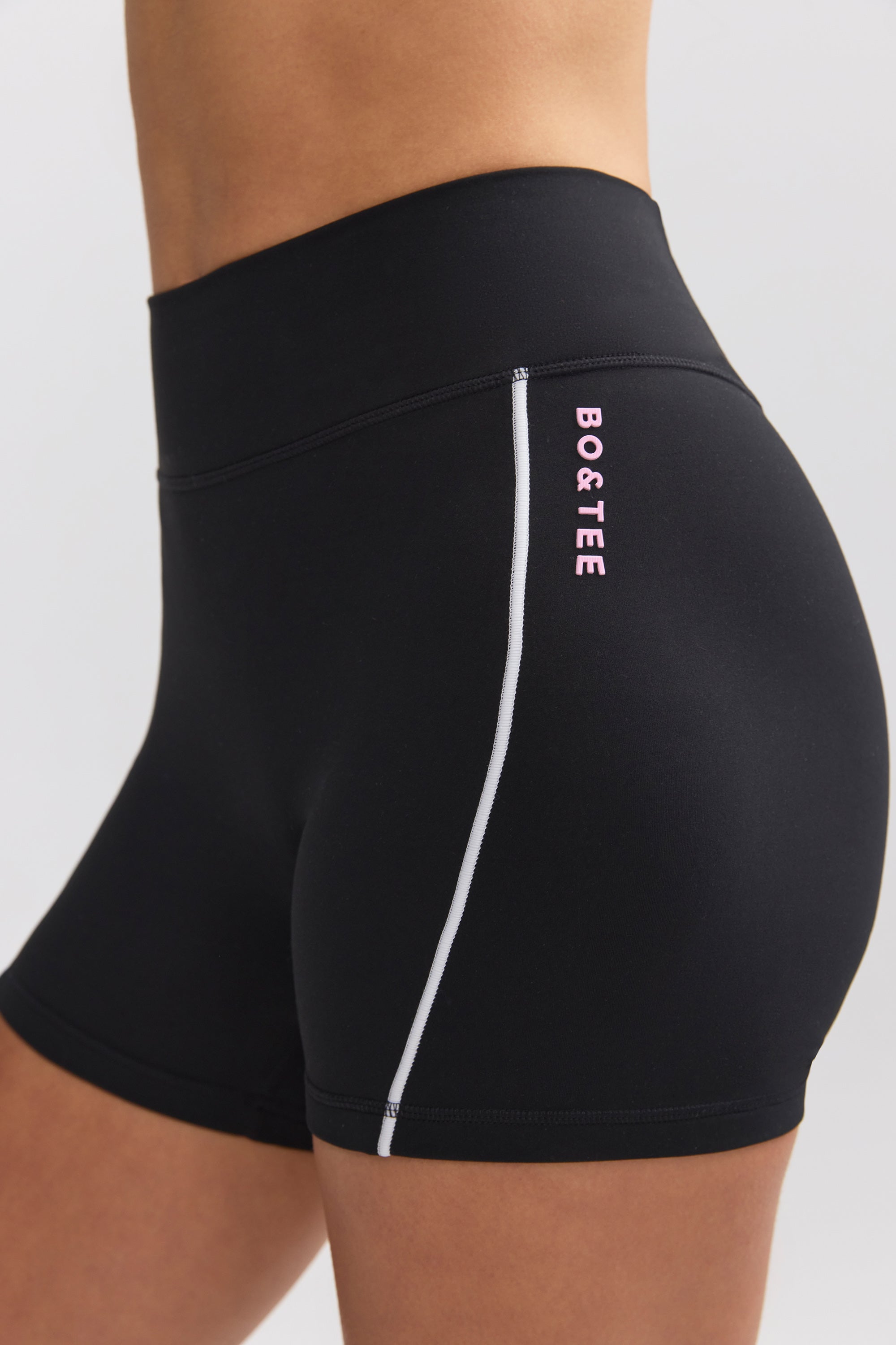 Soft Active Contrast-Trim Mini Shorts in Black - Image 4