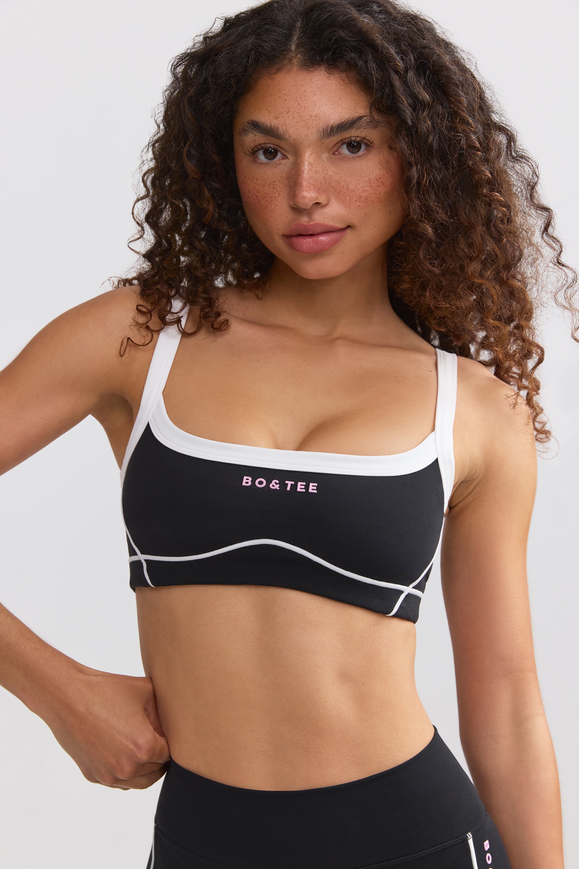 Soft Active Contrast-Trim Sports Bra in Black - Image 7