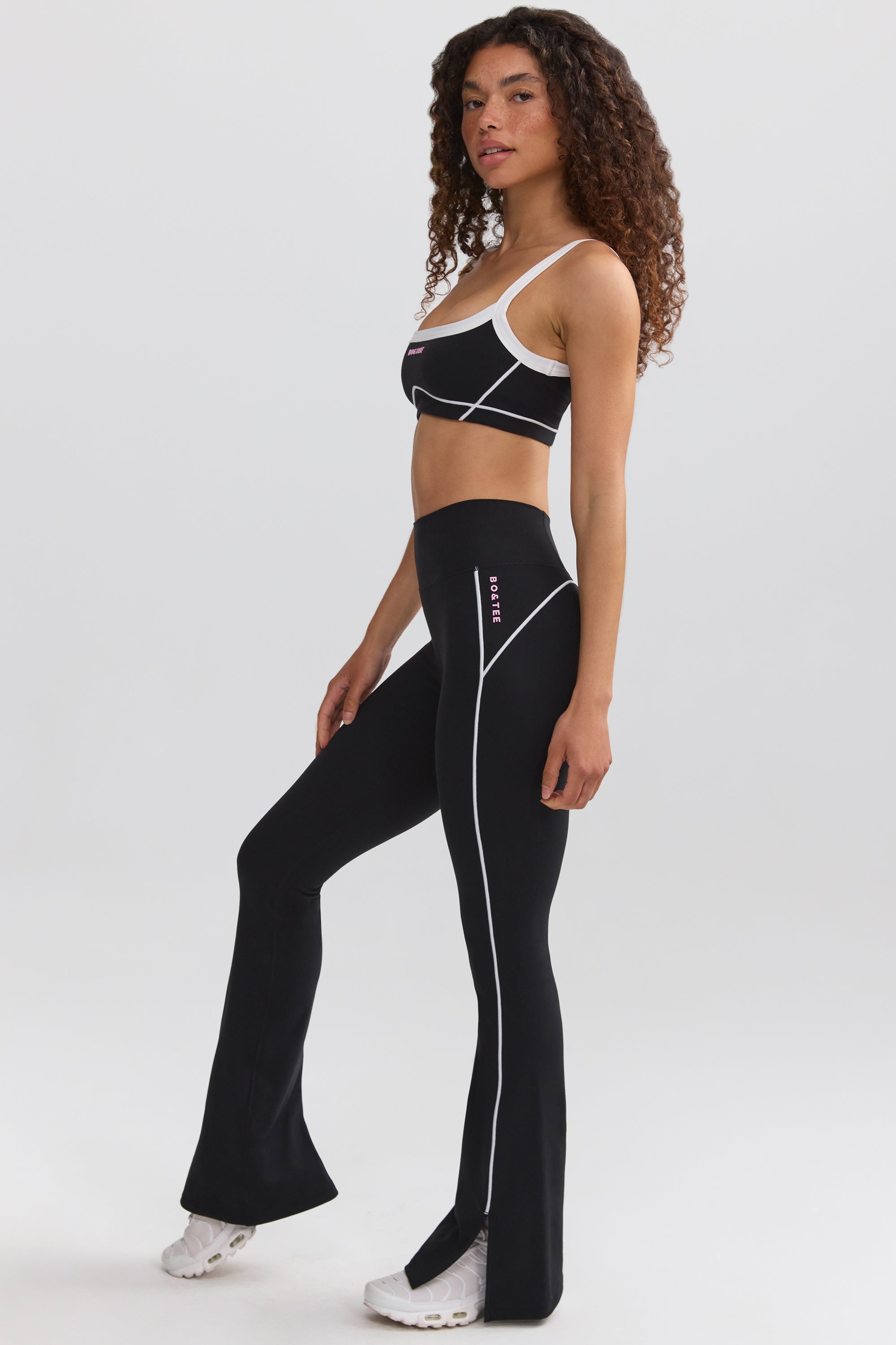 Soft Active Contrast-Trim Flared Trousers in Black - Image 3