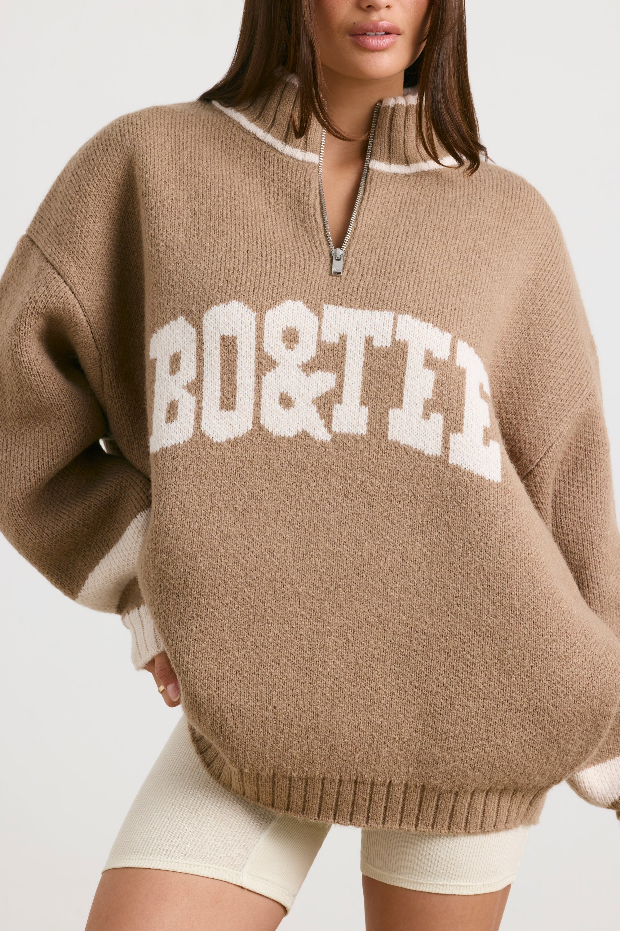 Casual Oversized Quarter-Zip Chunky-Knit Jumper in Espresso - Image 4