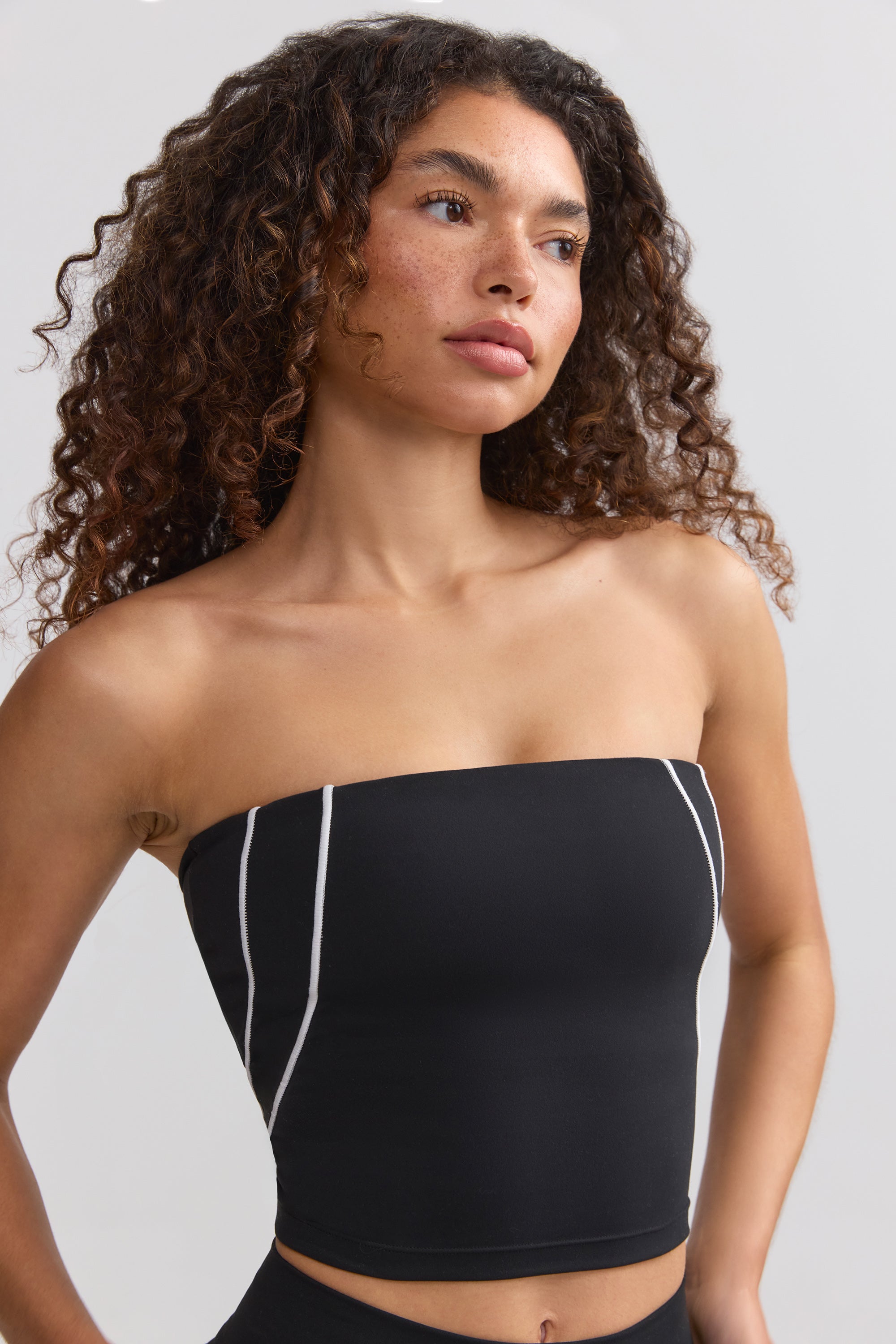 Soft Active Contrast-Trim Bandeau Top in Black - Image 6
