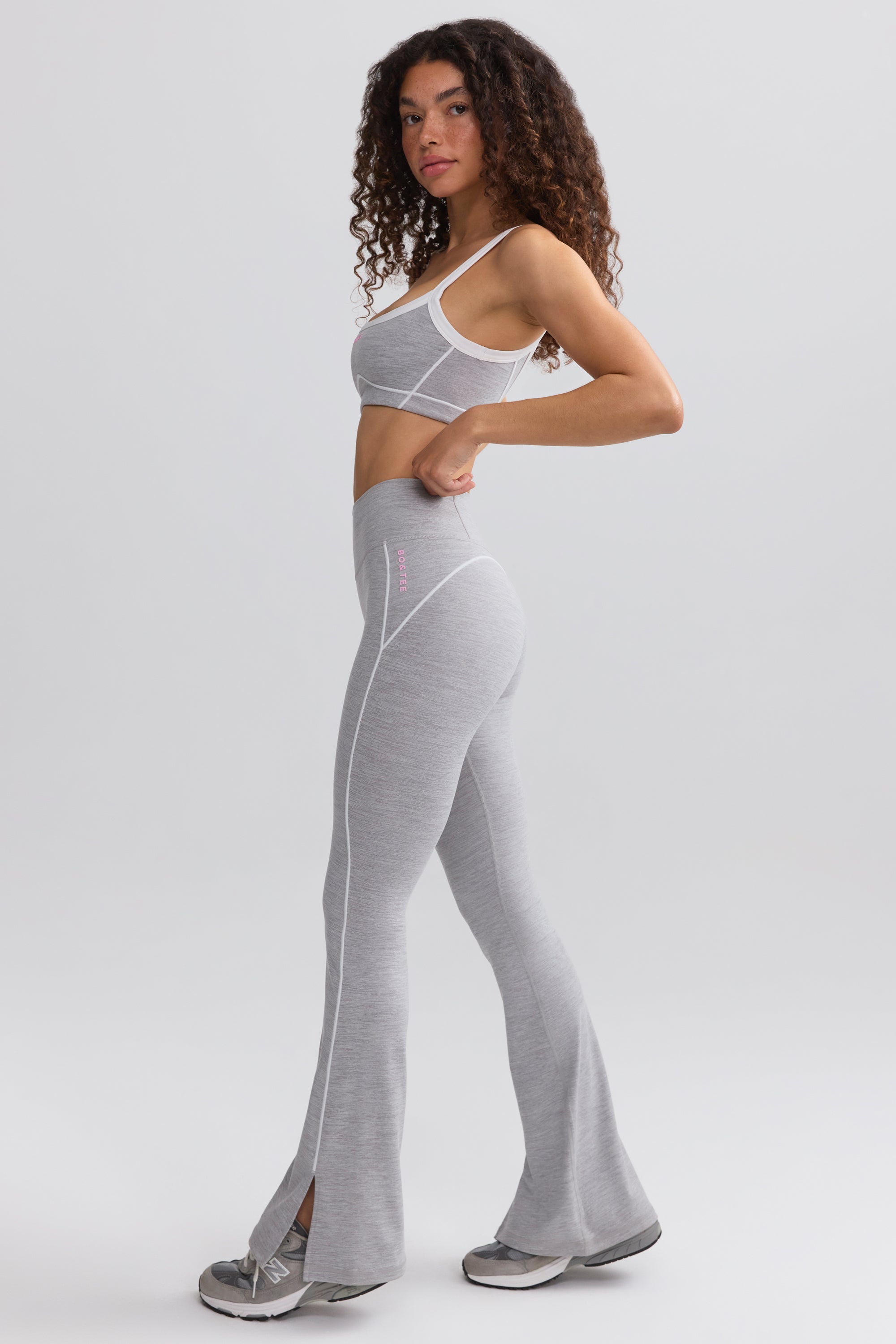 Soft Active Contrast-Trim Flared Trousers in Ice Grey - Image 4
