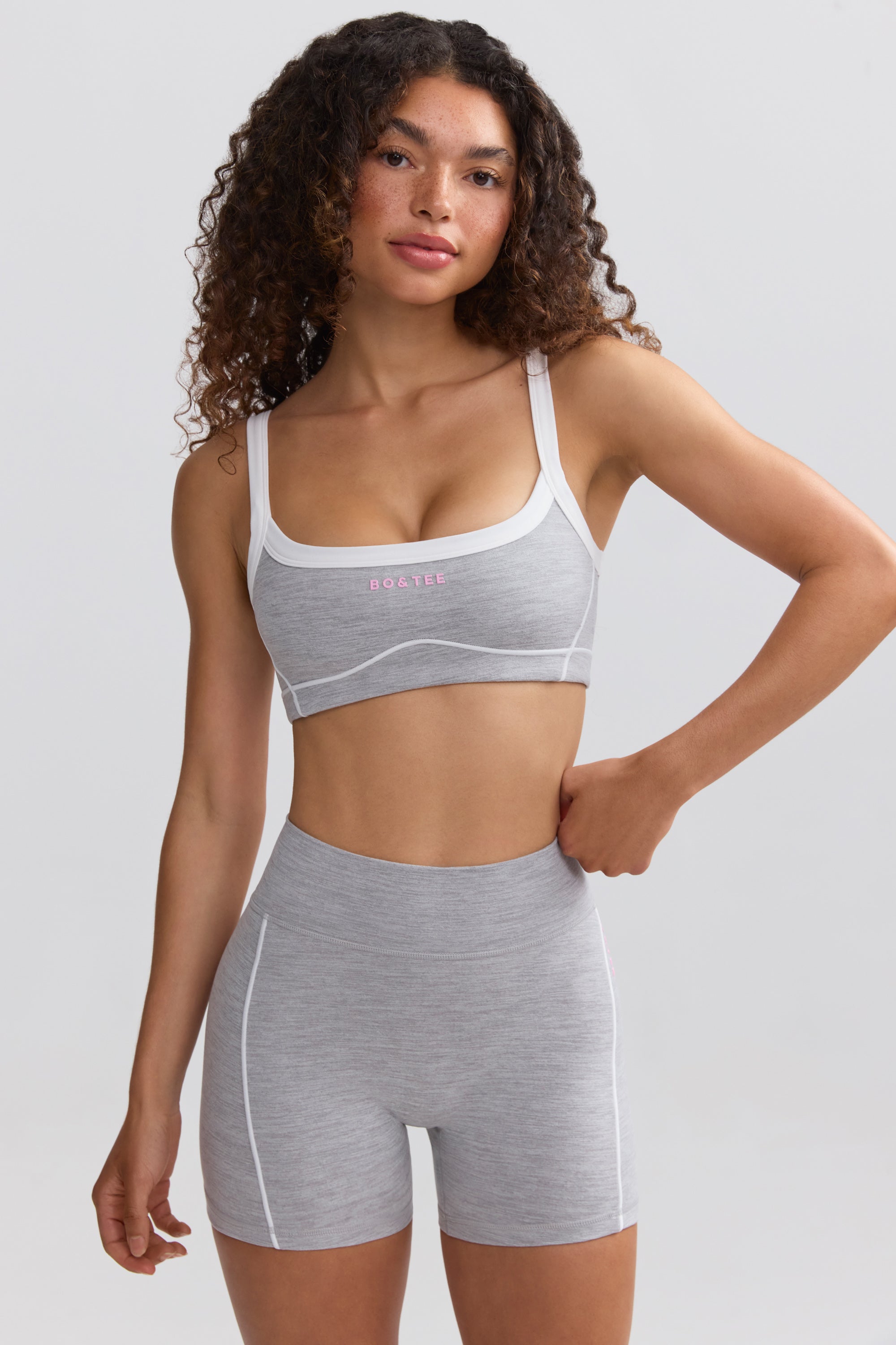 Soft Active Contrast-Trim Sports Bra in Ice Grey - Image 6