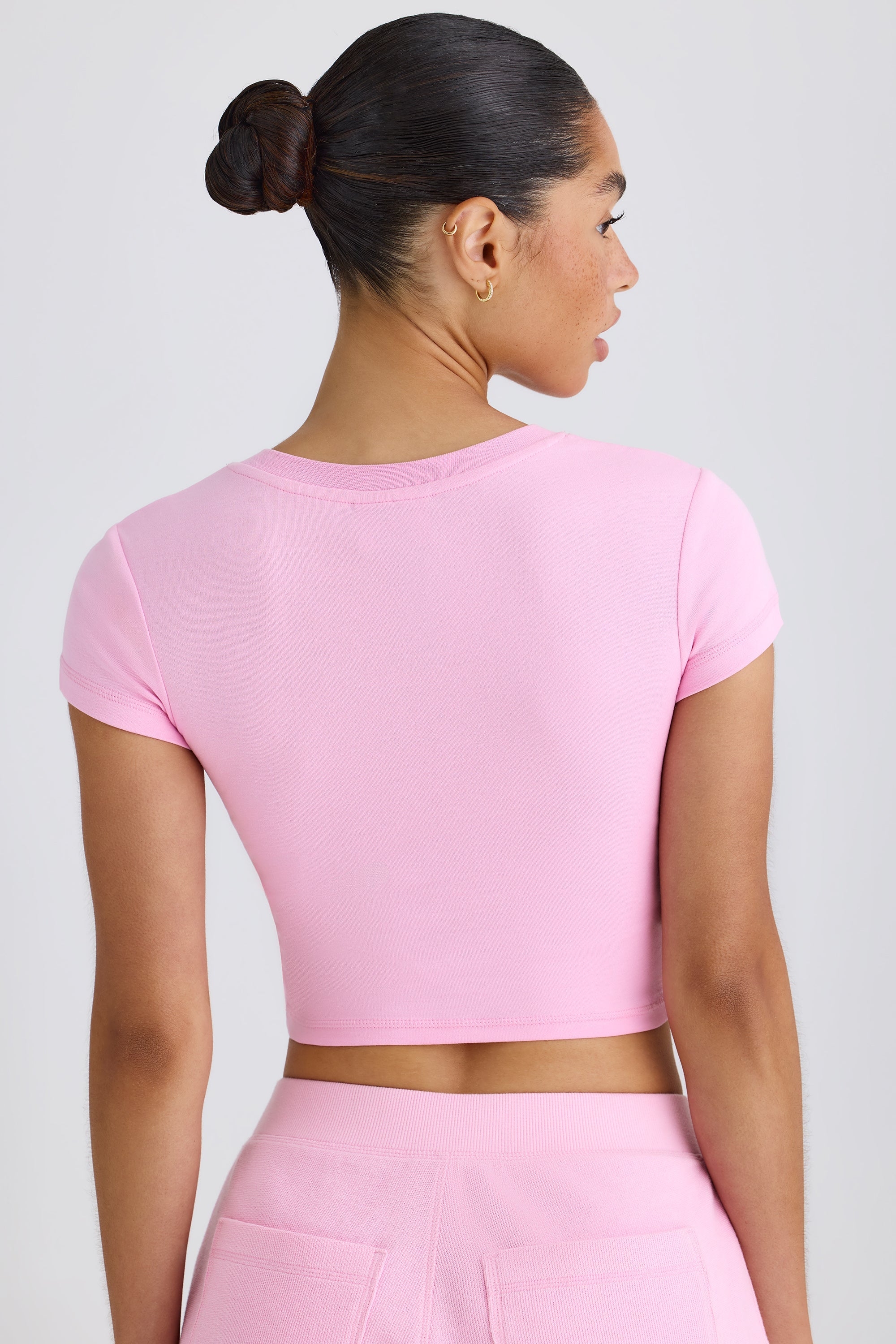 Jet Set Graphic-Print Cropped T-Shirt in Bubblegum Pink - Image 2