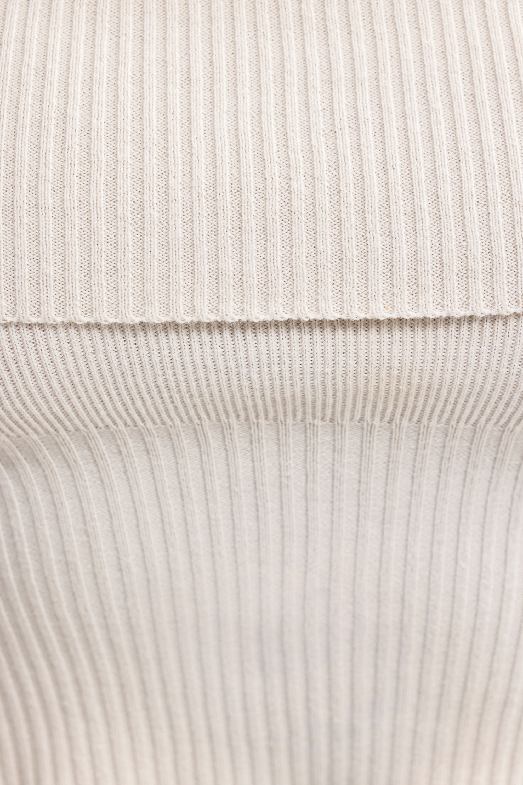 Bandeau Chunky Knit Crop Top in Cream - Image 4