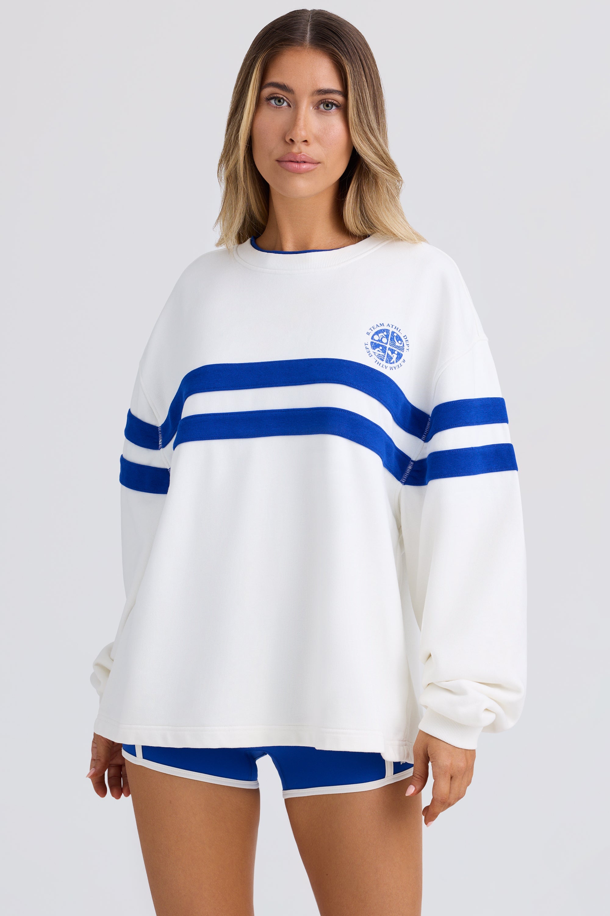 Oversized Sweatshirt in White - Image 6