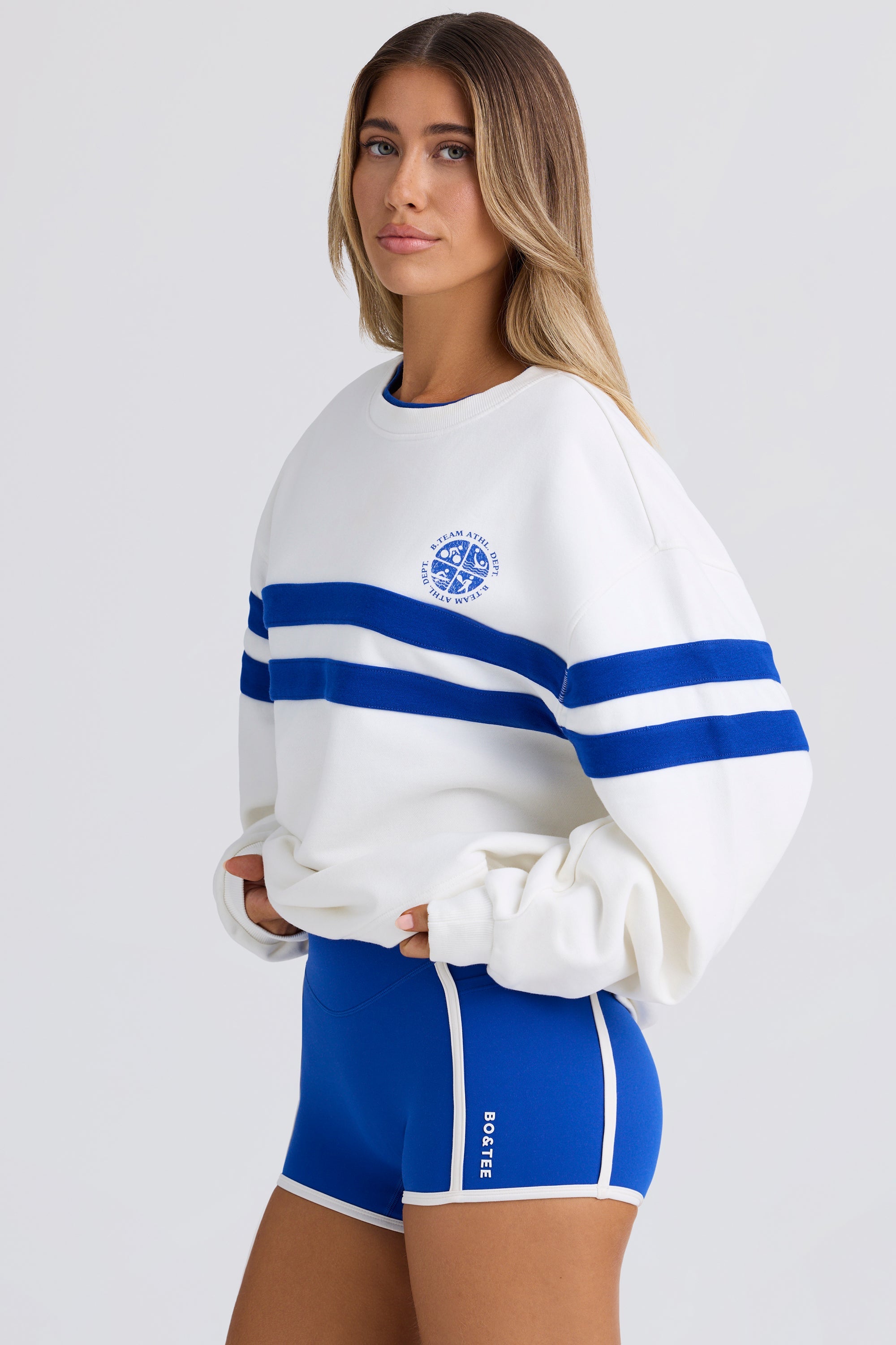 Oversized Sweatshirt in White - Image 5