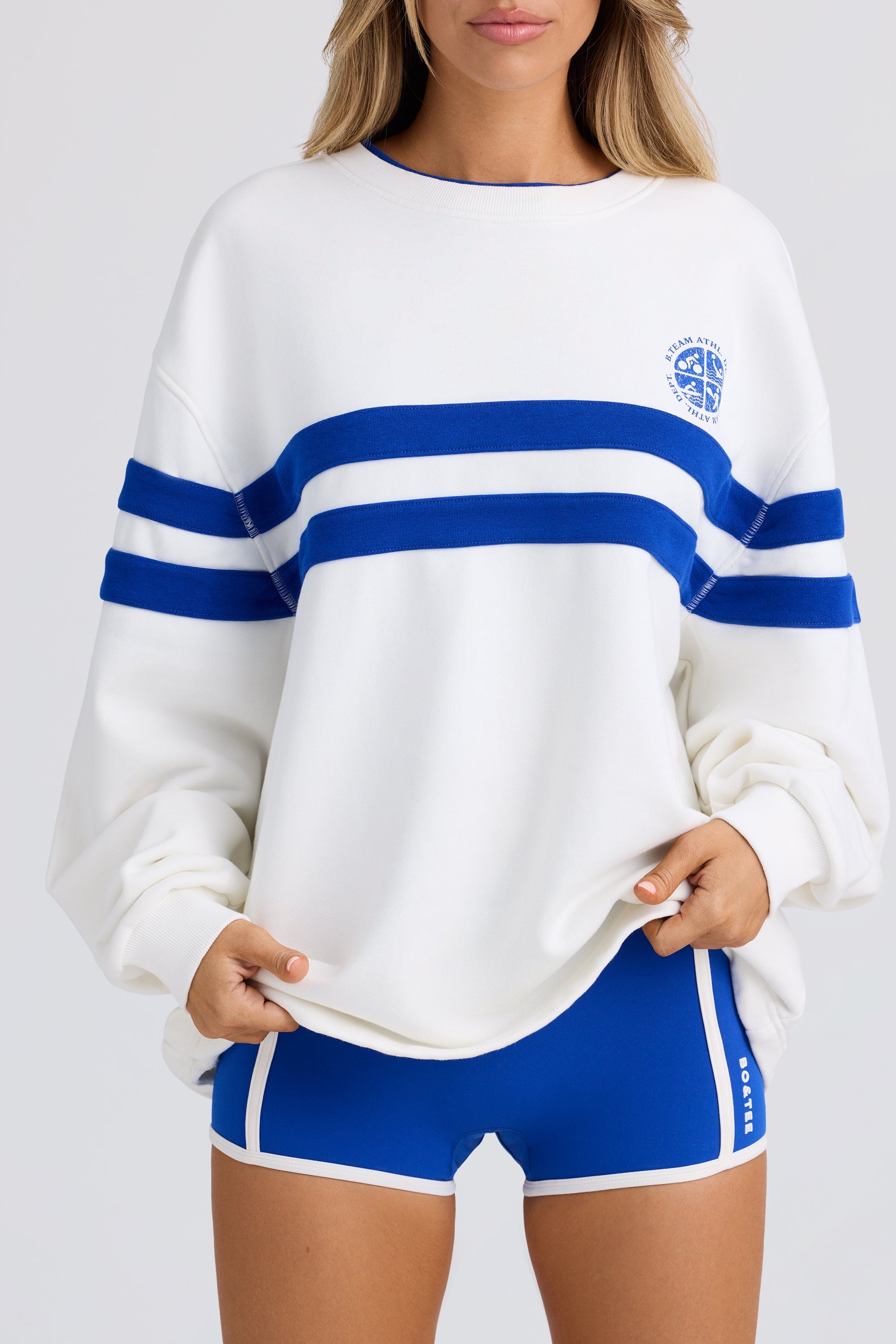 Oversized Sweatshirt in White - Image 4