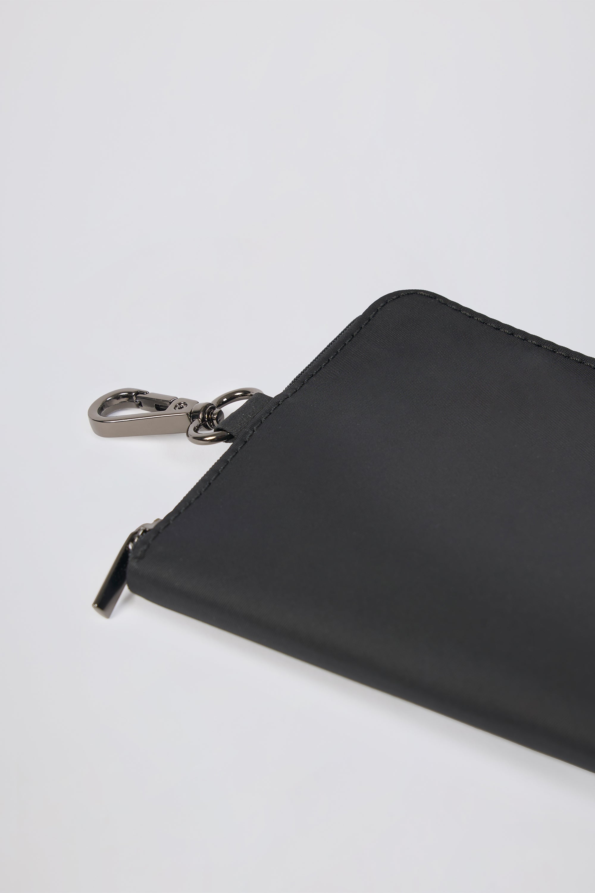 Mesh Tote Bag in Black - Image 7