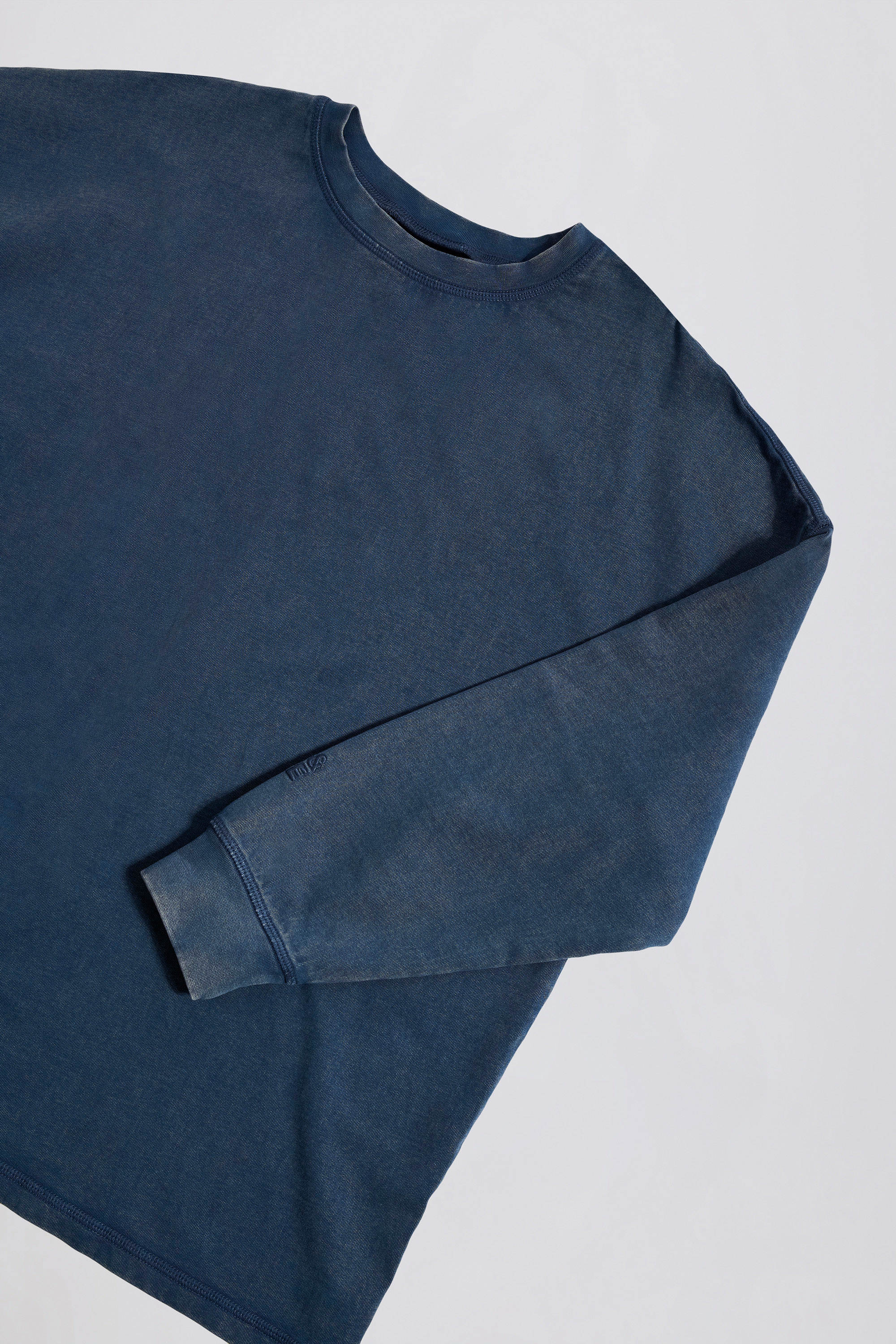 Acid Wash Long-Sleeve Oversized T-Shirt in Blue - Image 4