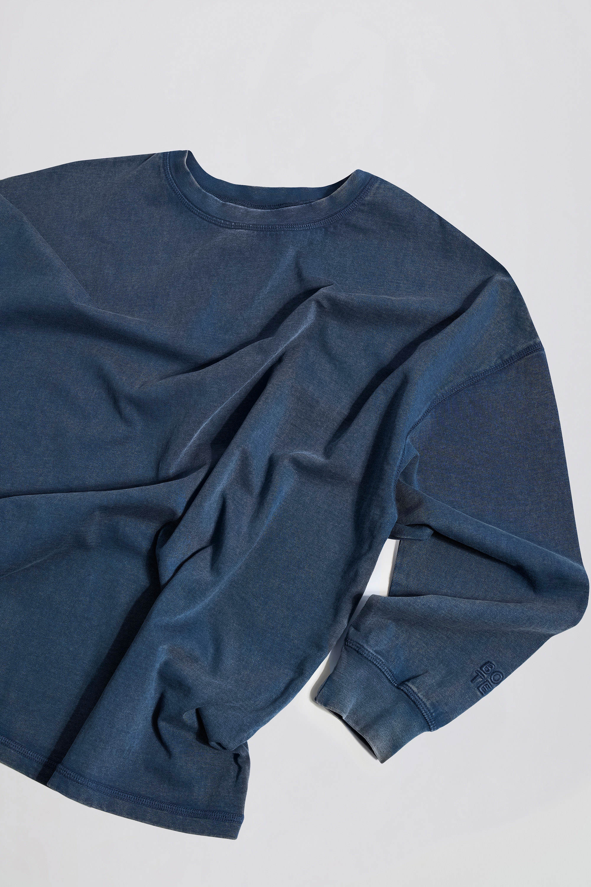 Acid Wash Long-Sleeve Oversized T-Shirt in Blue - Image 6