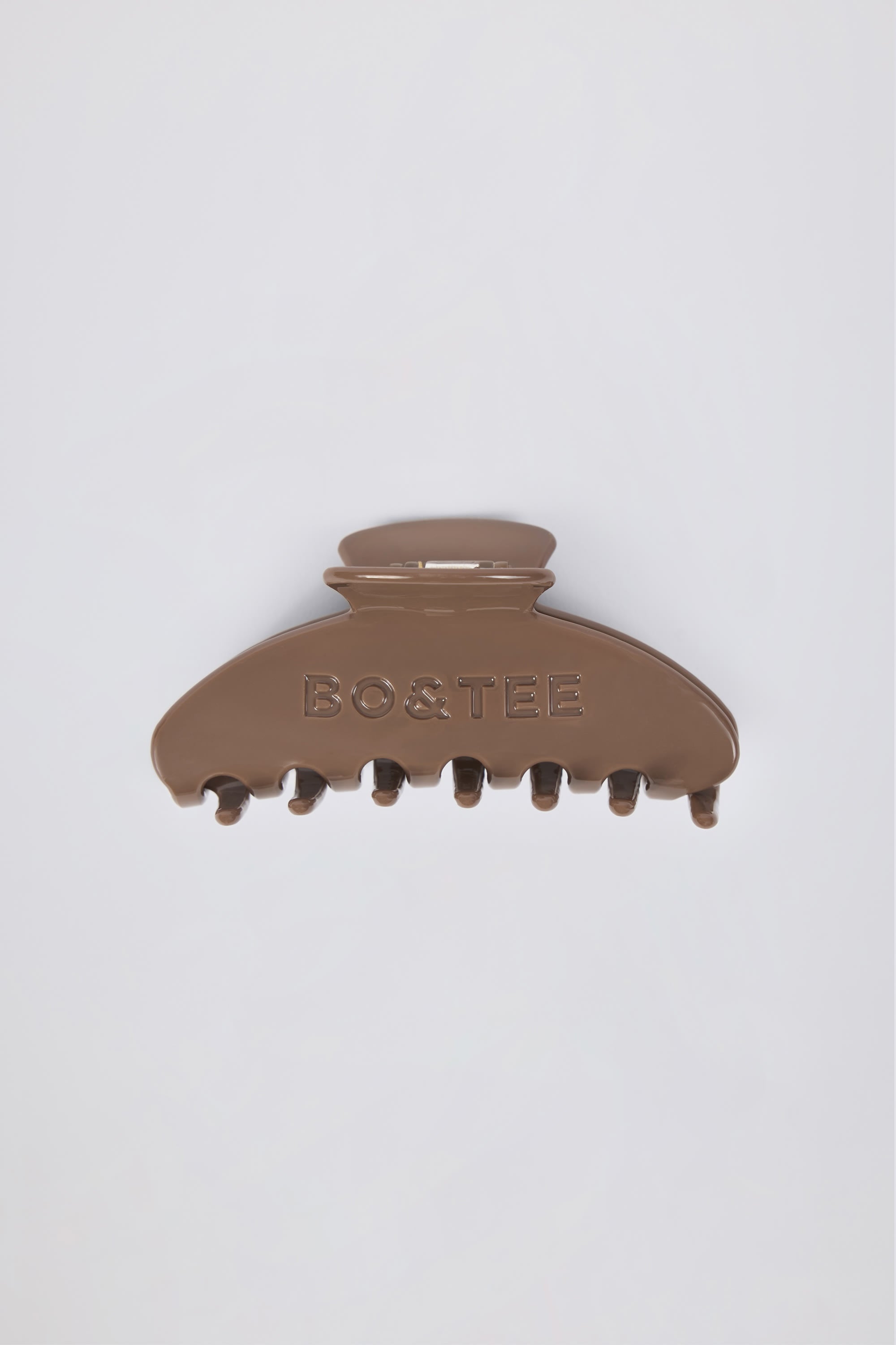 Medium Claw Clip in Taupe Brown - Image 3