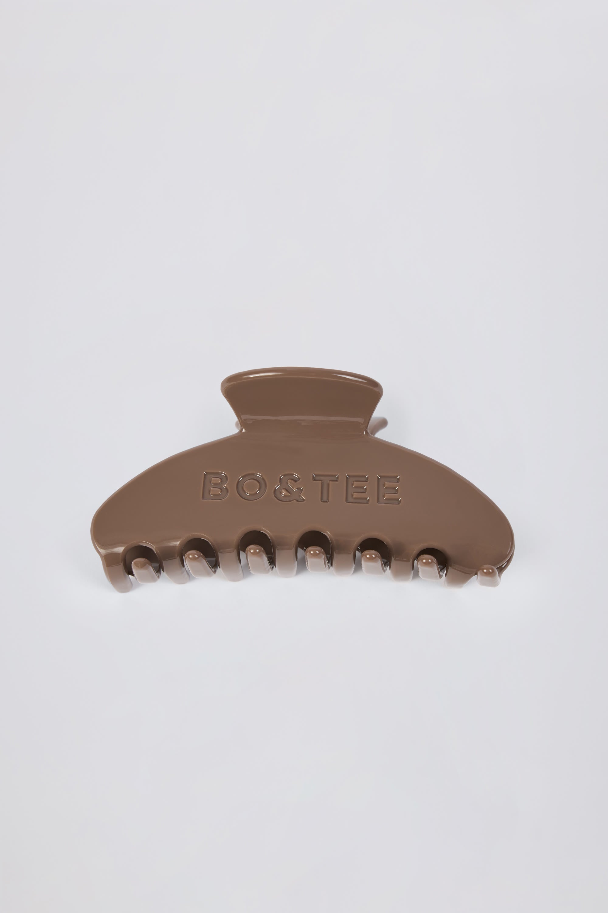 Medium Claw Clip in Taupe Brown - Image 4