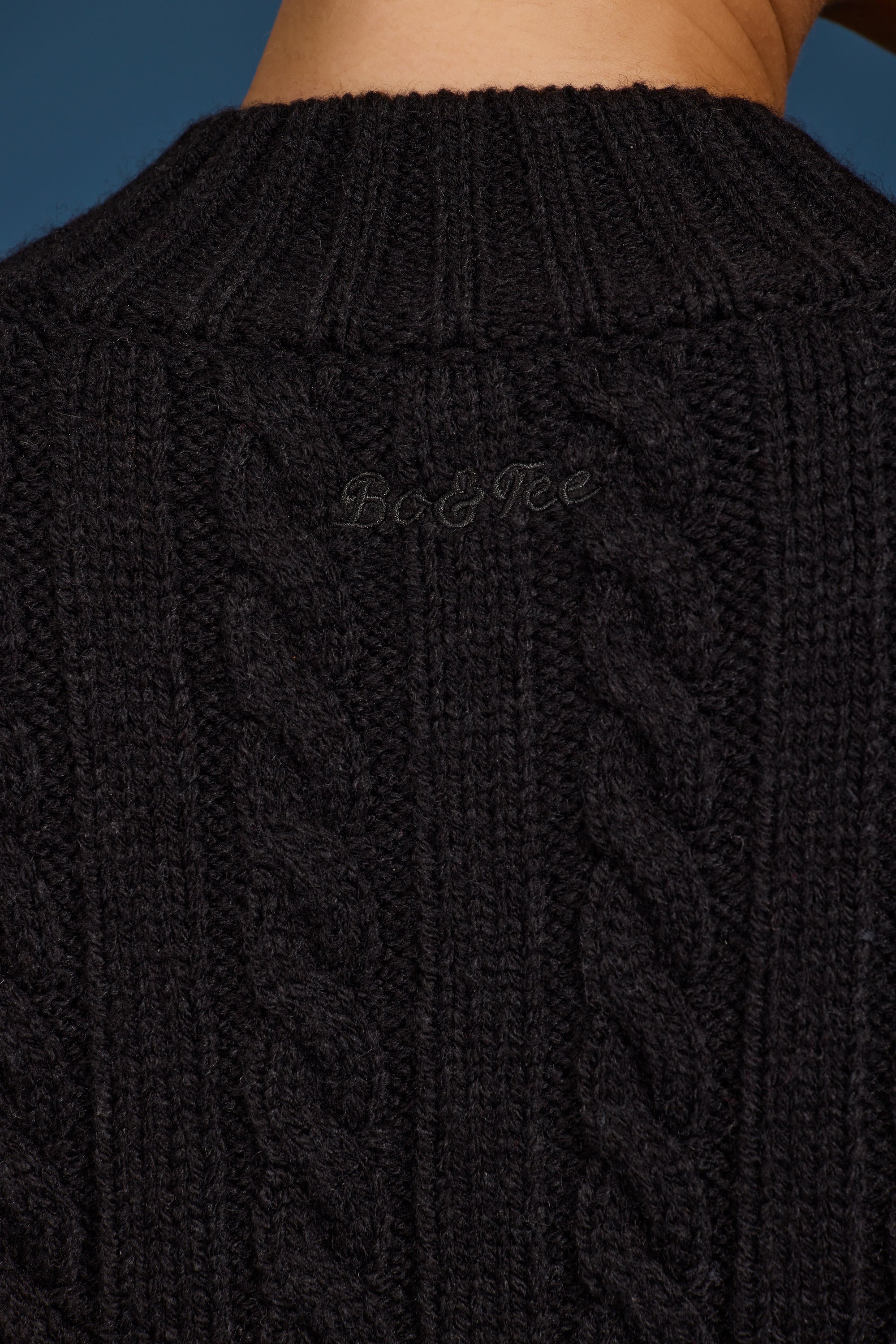 Cable-Knit Cropped Cardigan in Black - Image 5