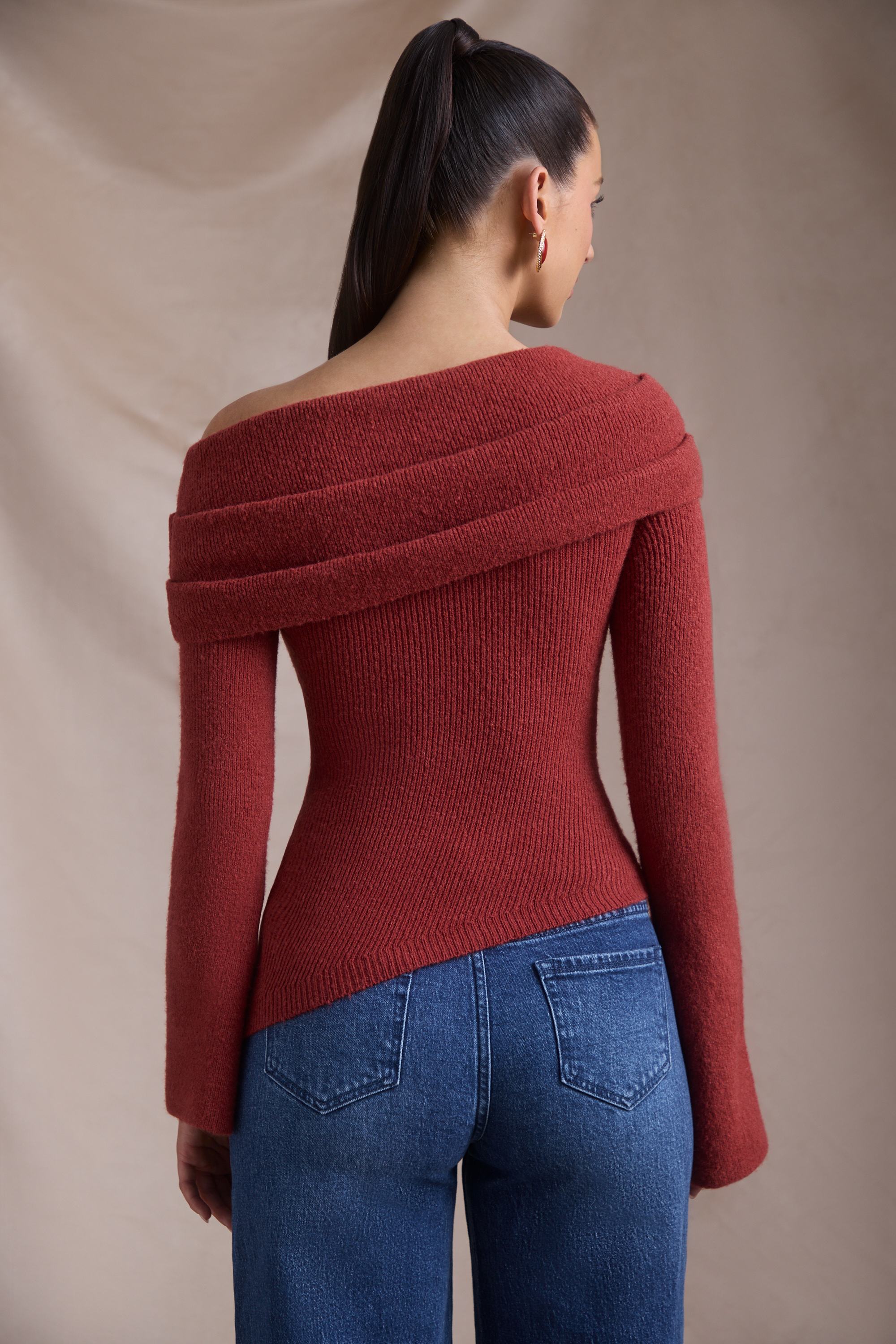 Cecily Ribbed-Knit Asymmetric Off-Shoulder Jumper in Brick Red - Image 4