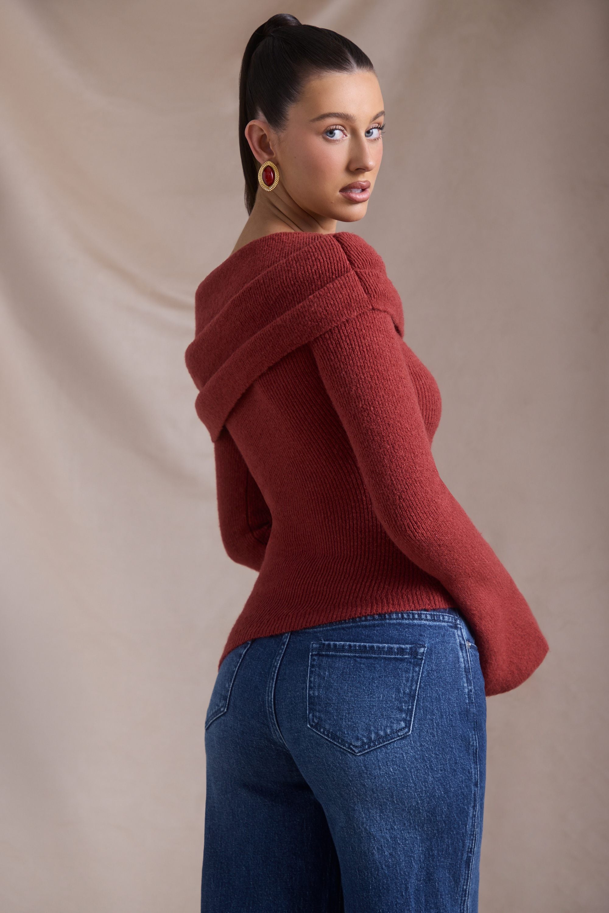 Cecily Ribbed-Knit Asymmetric Off-Shoulder Jumper in Brick Red - Image 5