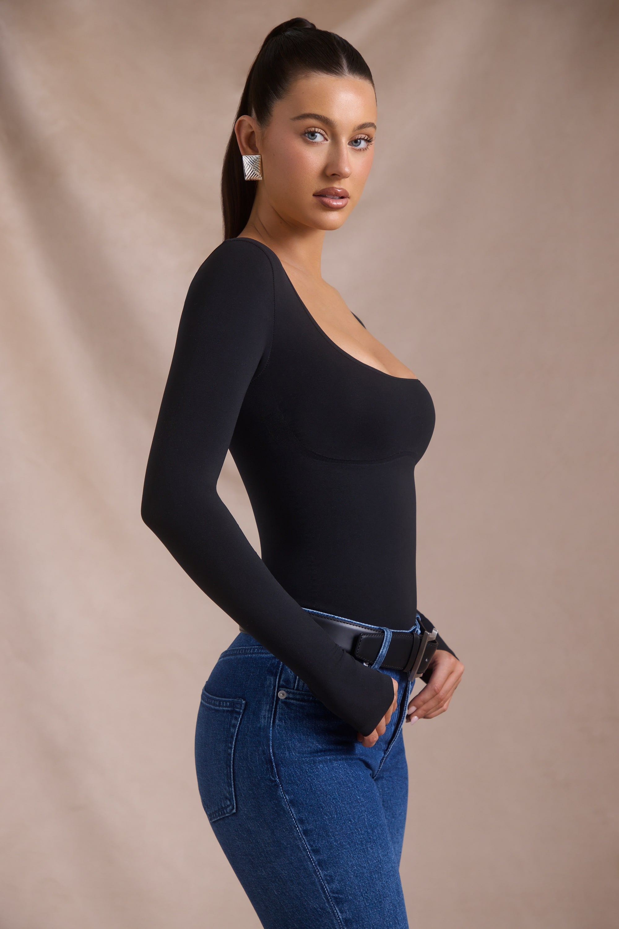 Danu Seamless Long-Sleeve Bodysuit in Black - Image 3