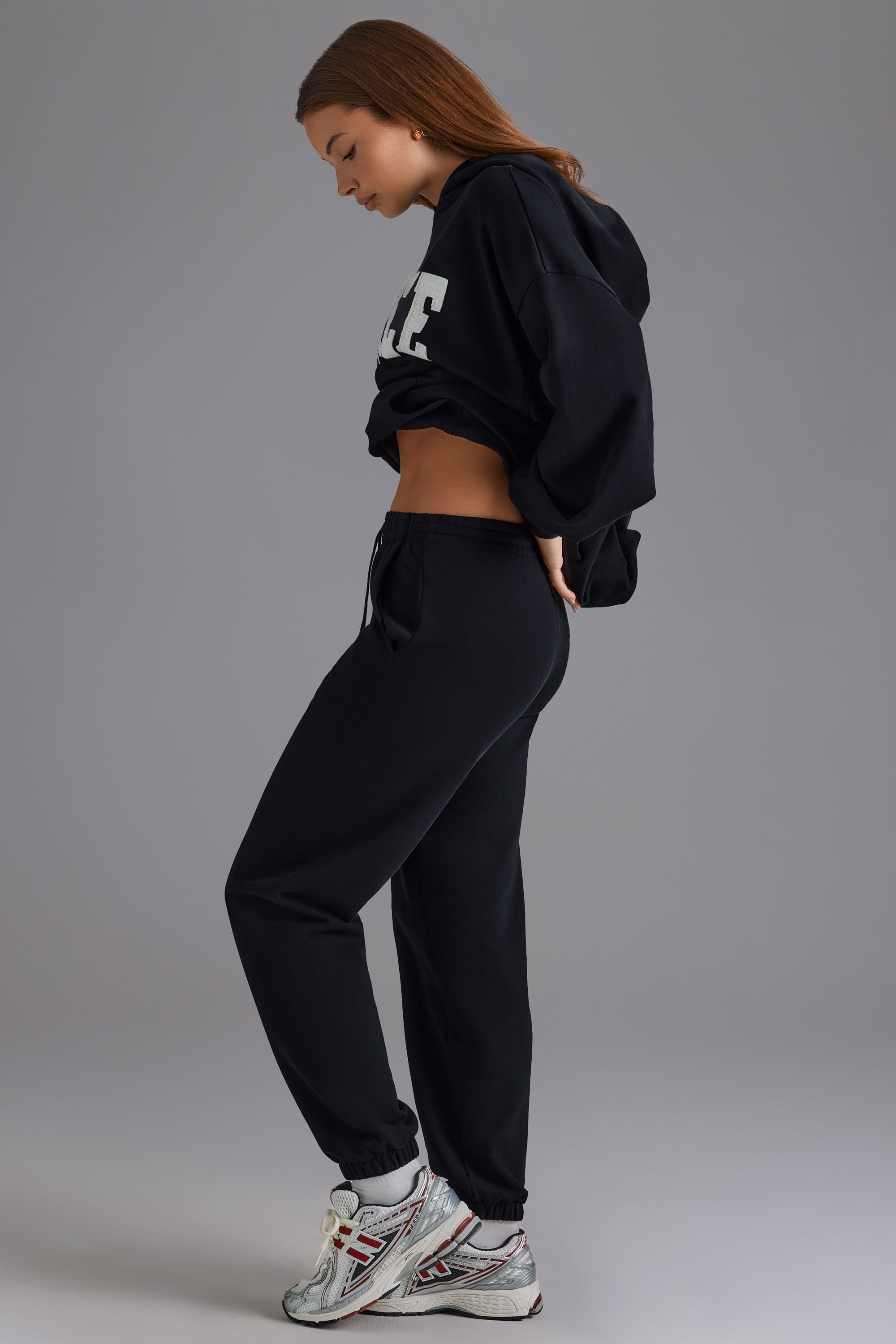 Relaxed Mid-Rise Joggers in Black - Image 3
