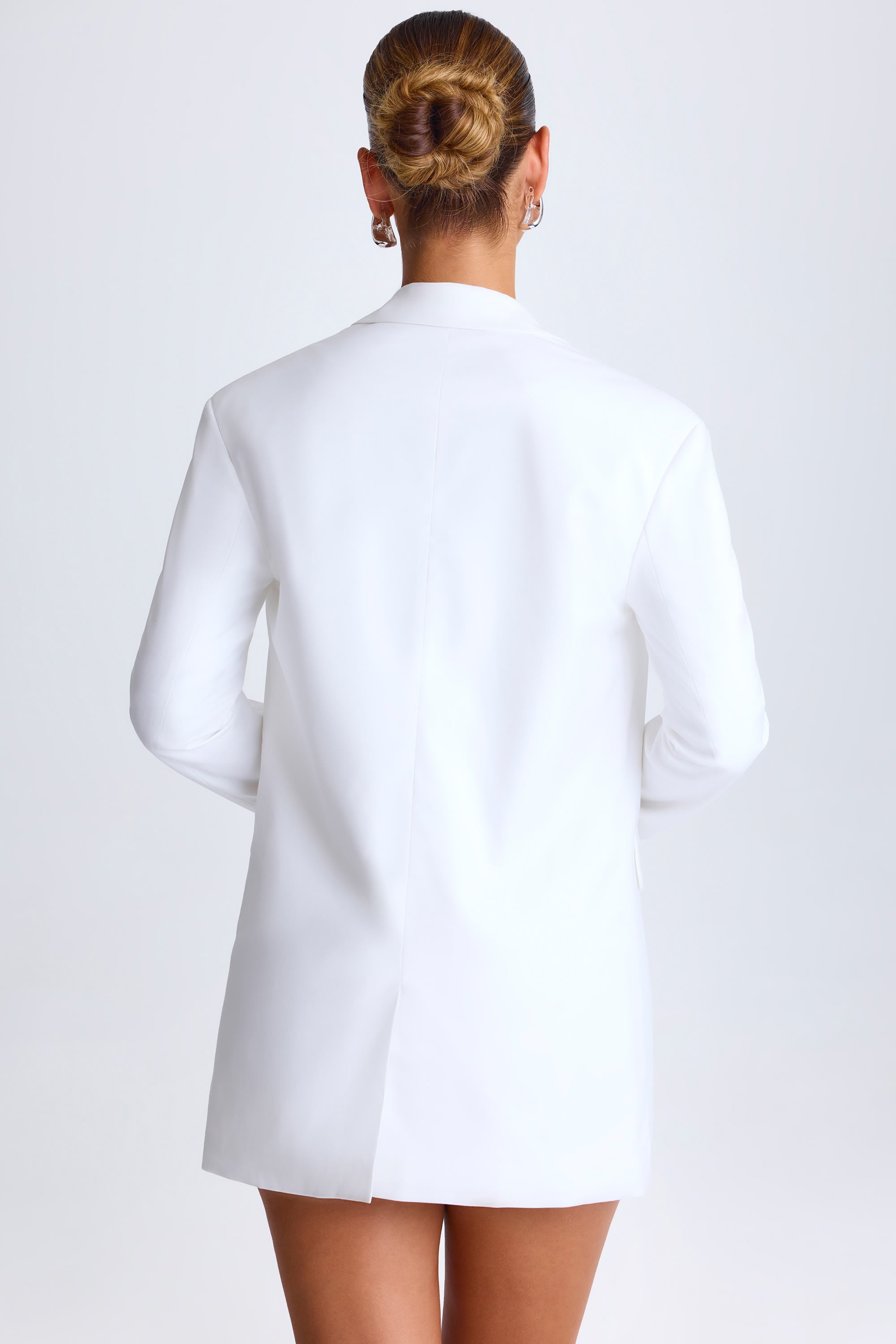 Edessa Oversized Single-Breasted Blazer in White - Image 4