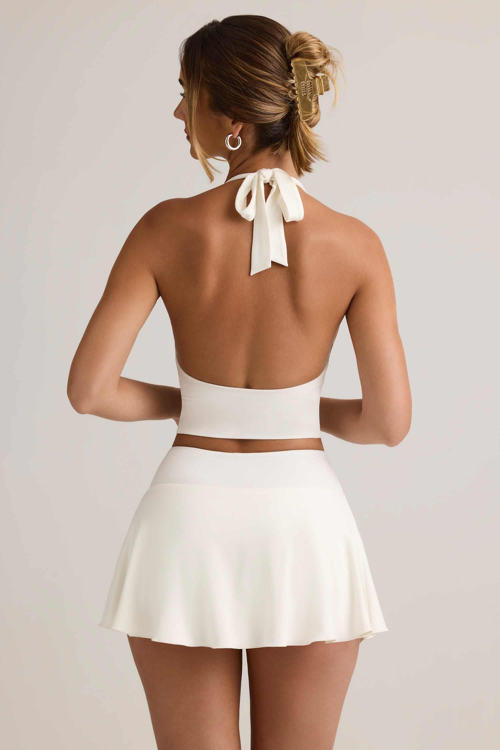 Keoni Modal Ruched Low-Rise Mini Skort in White - Image 3