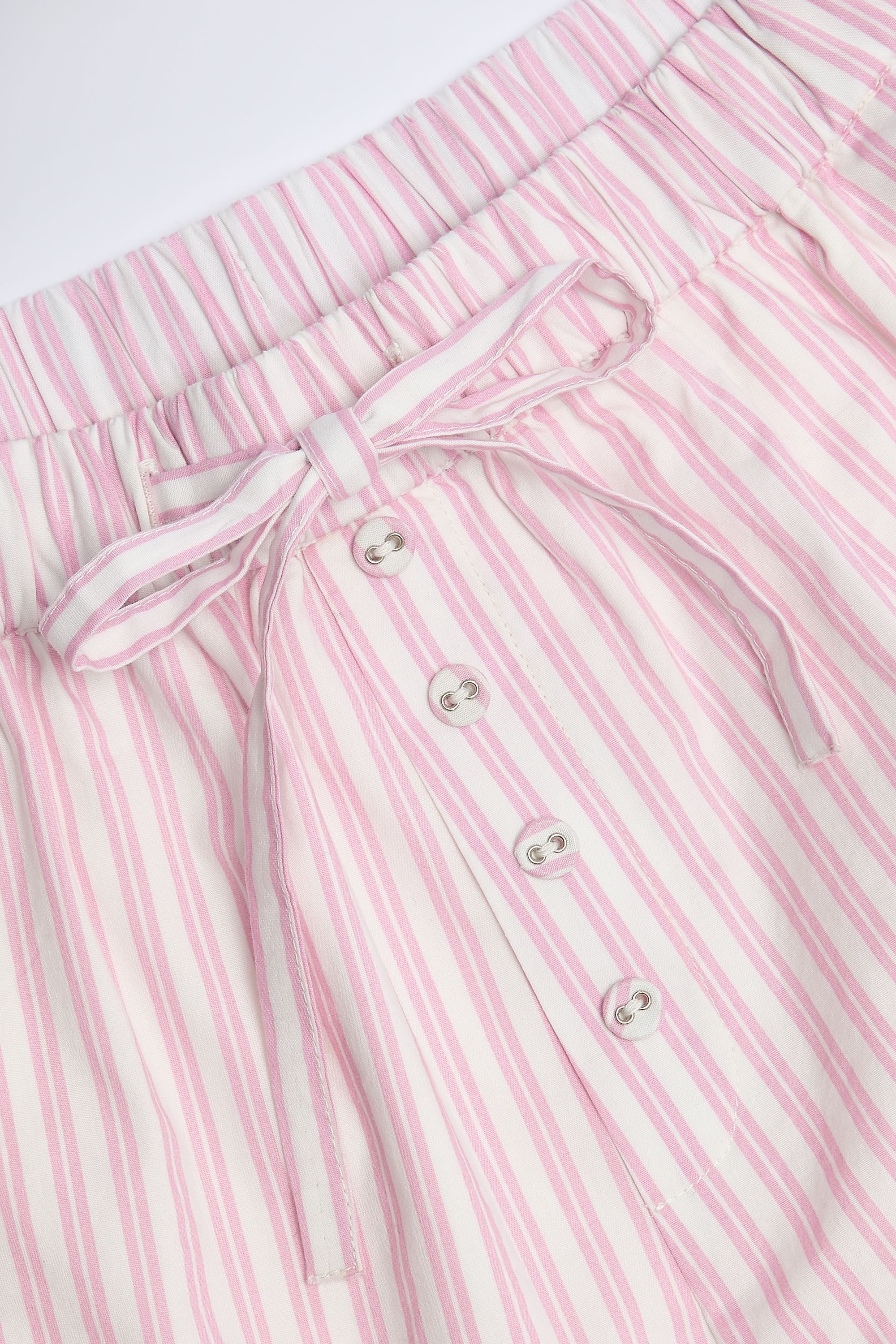 Lariana Mid-Rise Shorts in Soft Mauve Stripe - Image 4