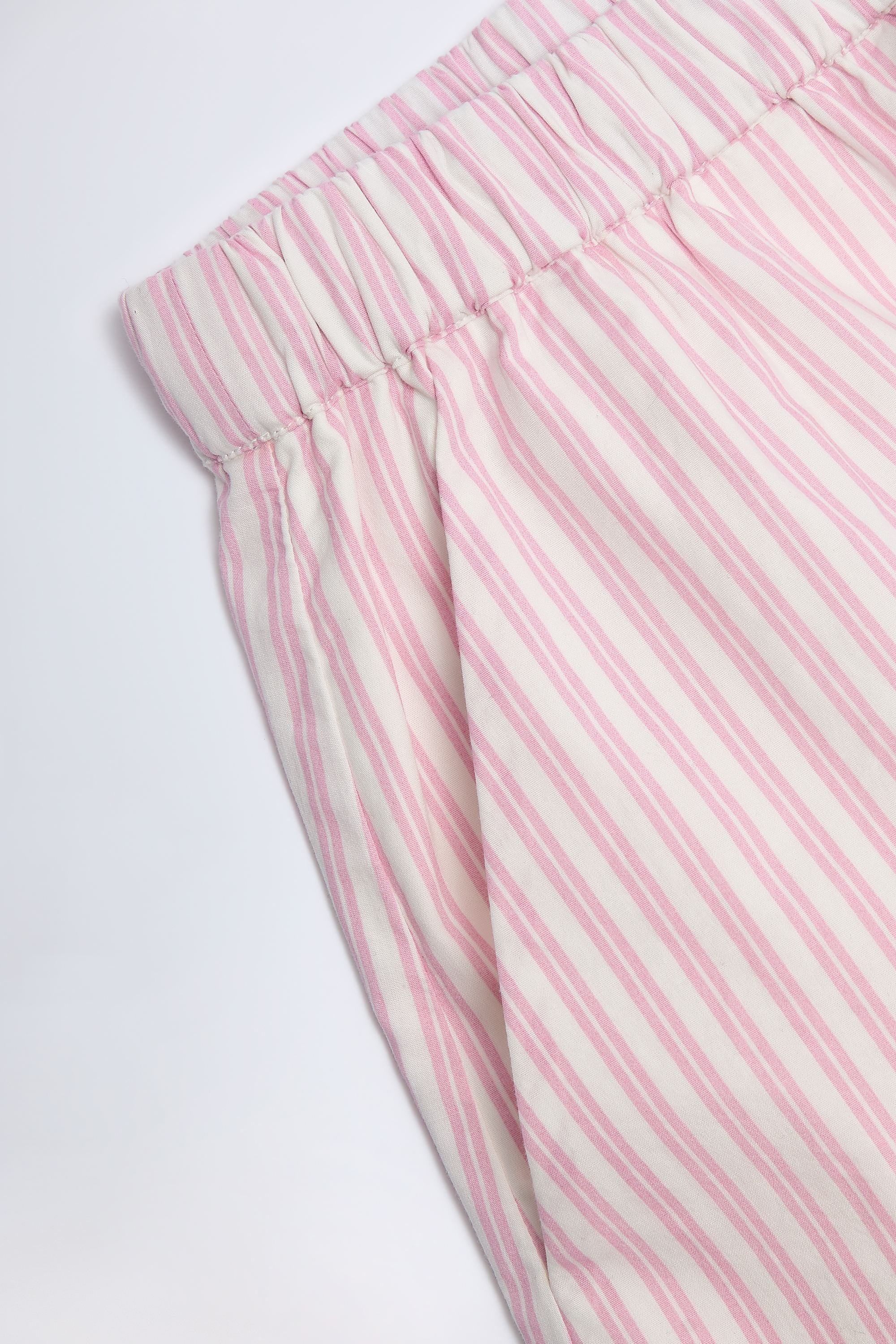 Lariana Mid-Rise Shorts in Soft Mauve Stripe - Image 5