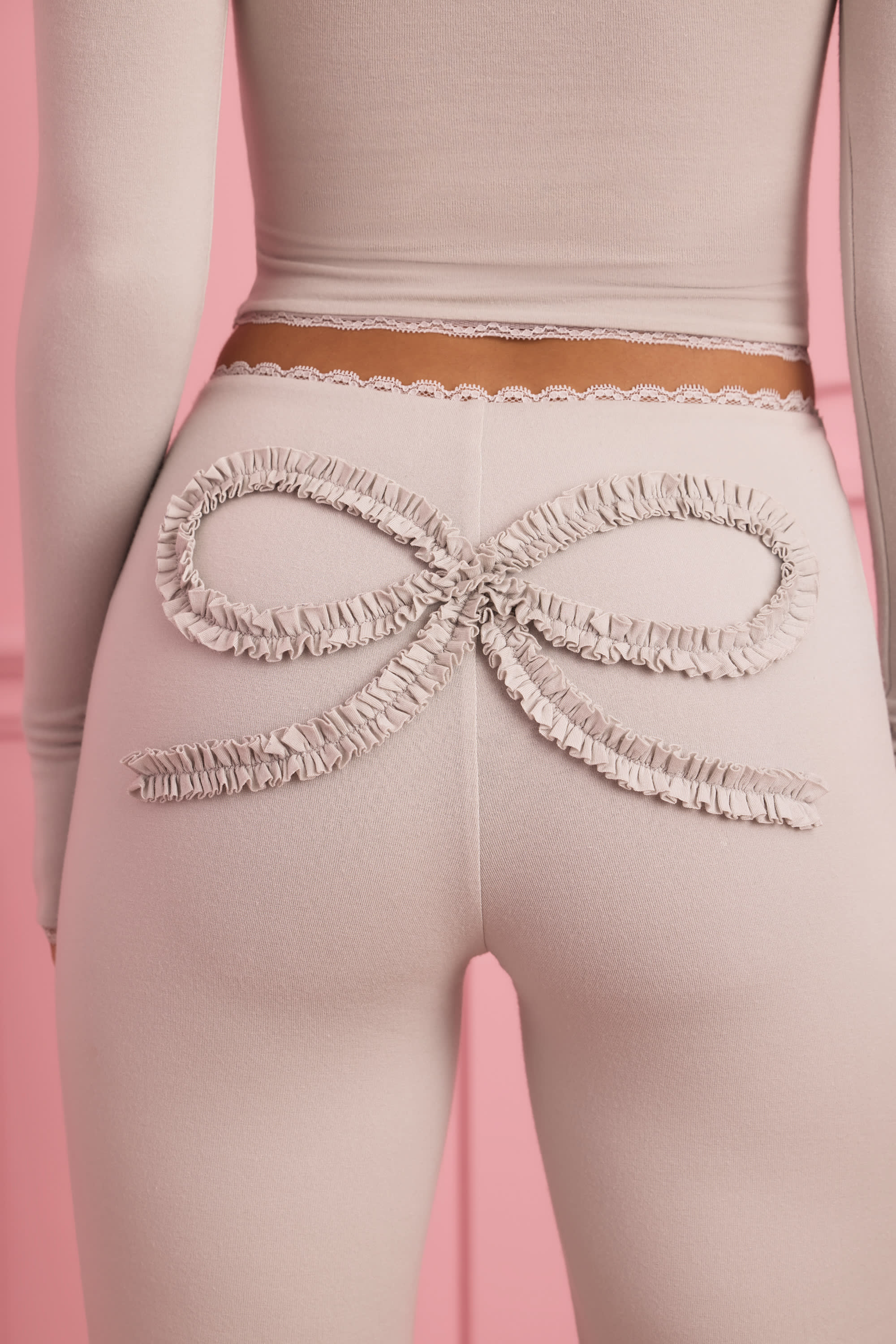 Lulu Lace-Trim Appliqu?? Pyjama Trousers in Cloud Grey - Image 4