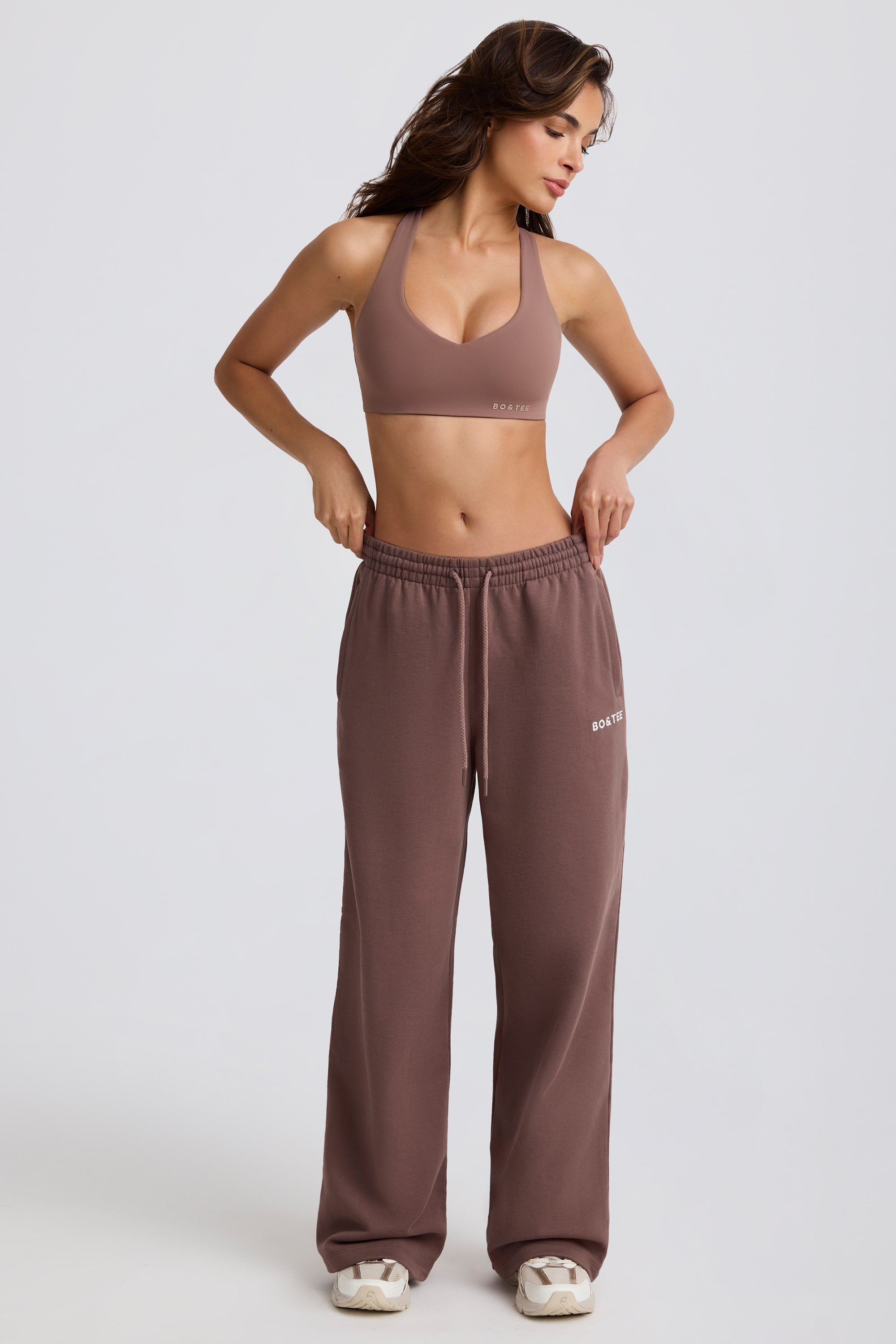 Mid-Rise Wide-Leg Joggers in Mocha - Image 9
