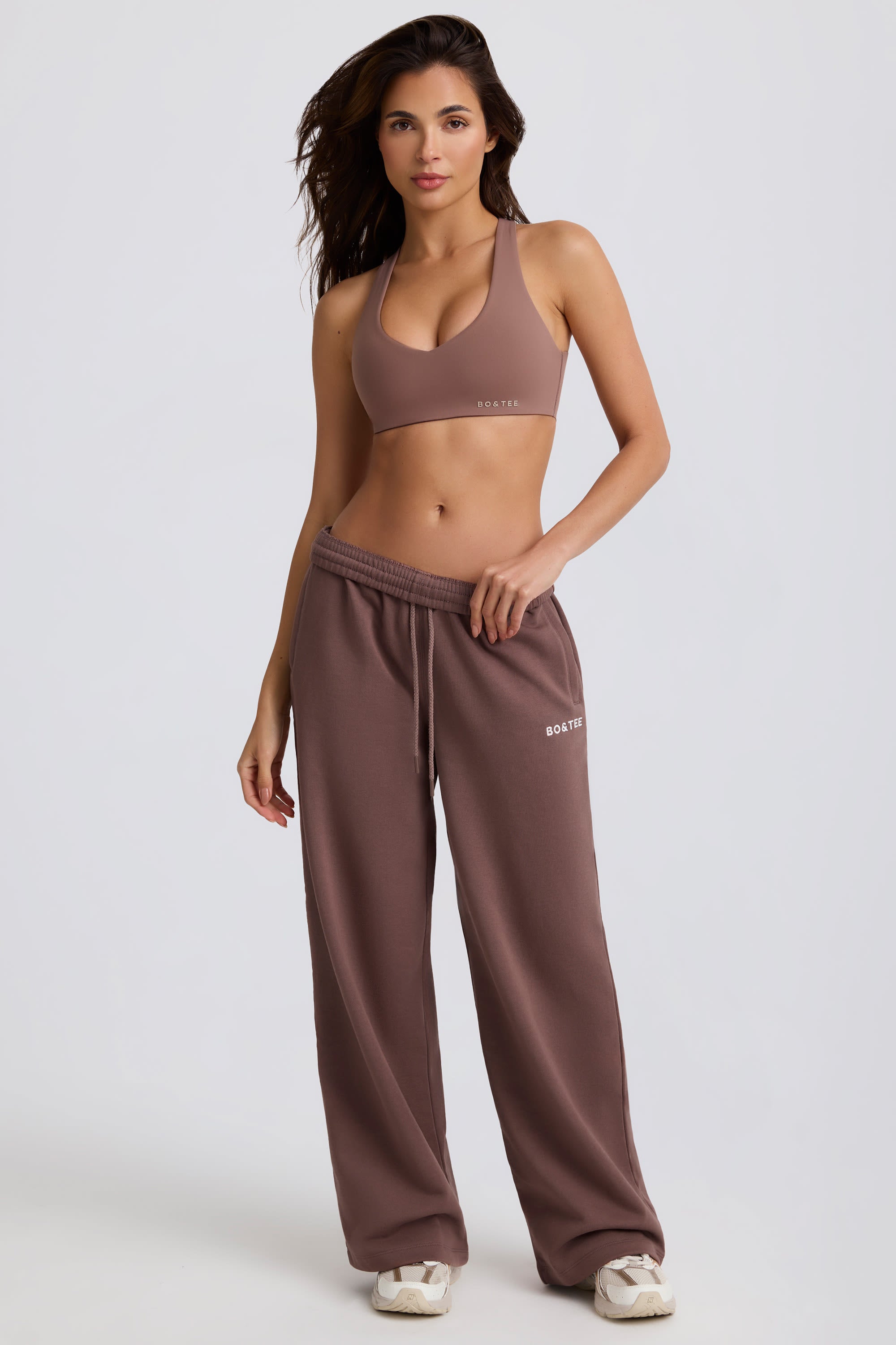 Mid-Rise Wide-Leg Joggers in Mocha - Image 10
