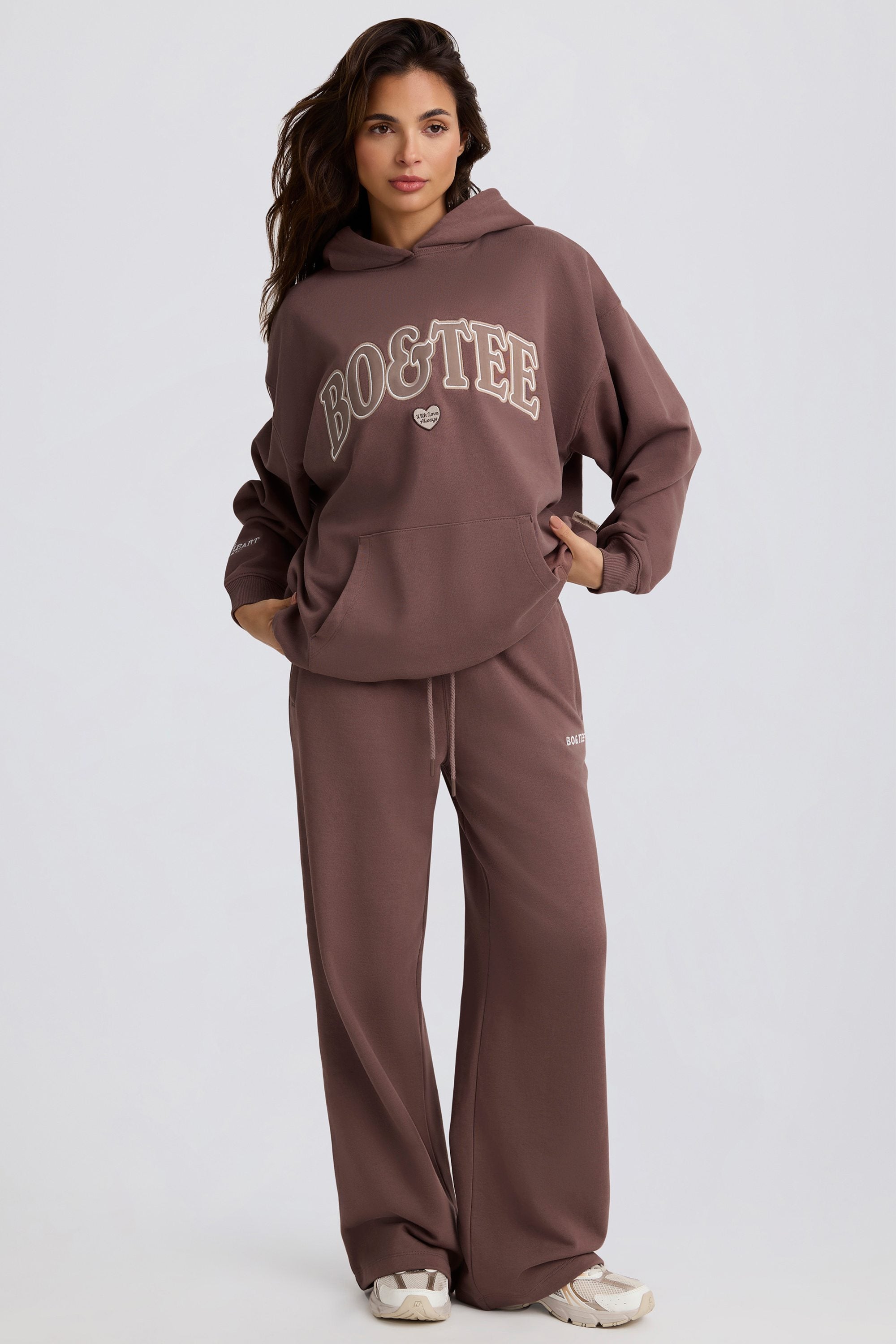 Mid-Rise Wide-Leg Joggers in Mocha - Image 6