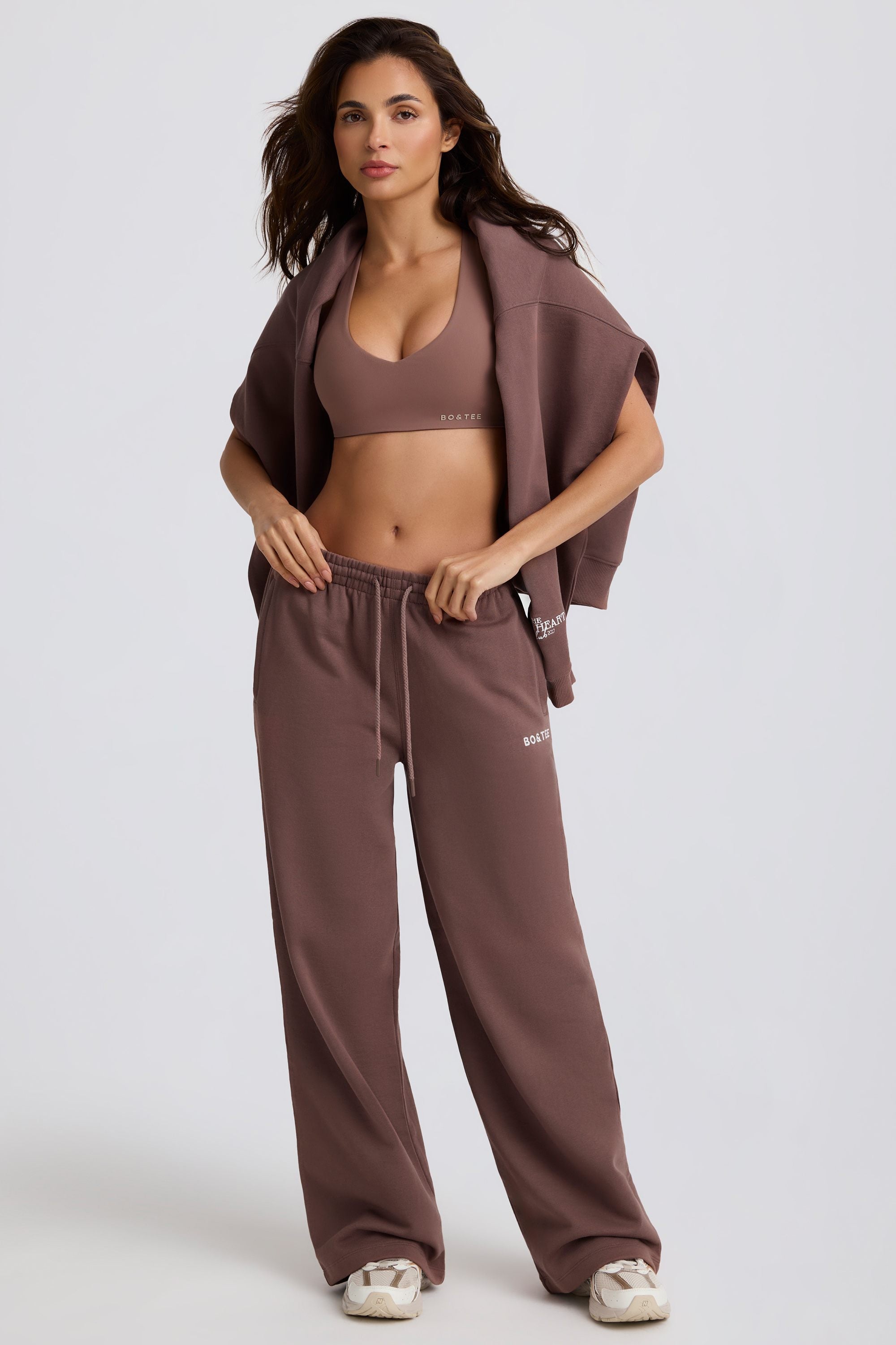 Mid-Rise Wide-Leg Joggers in Mocha - Image 7