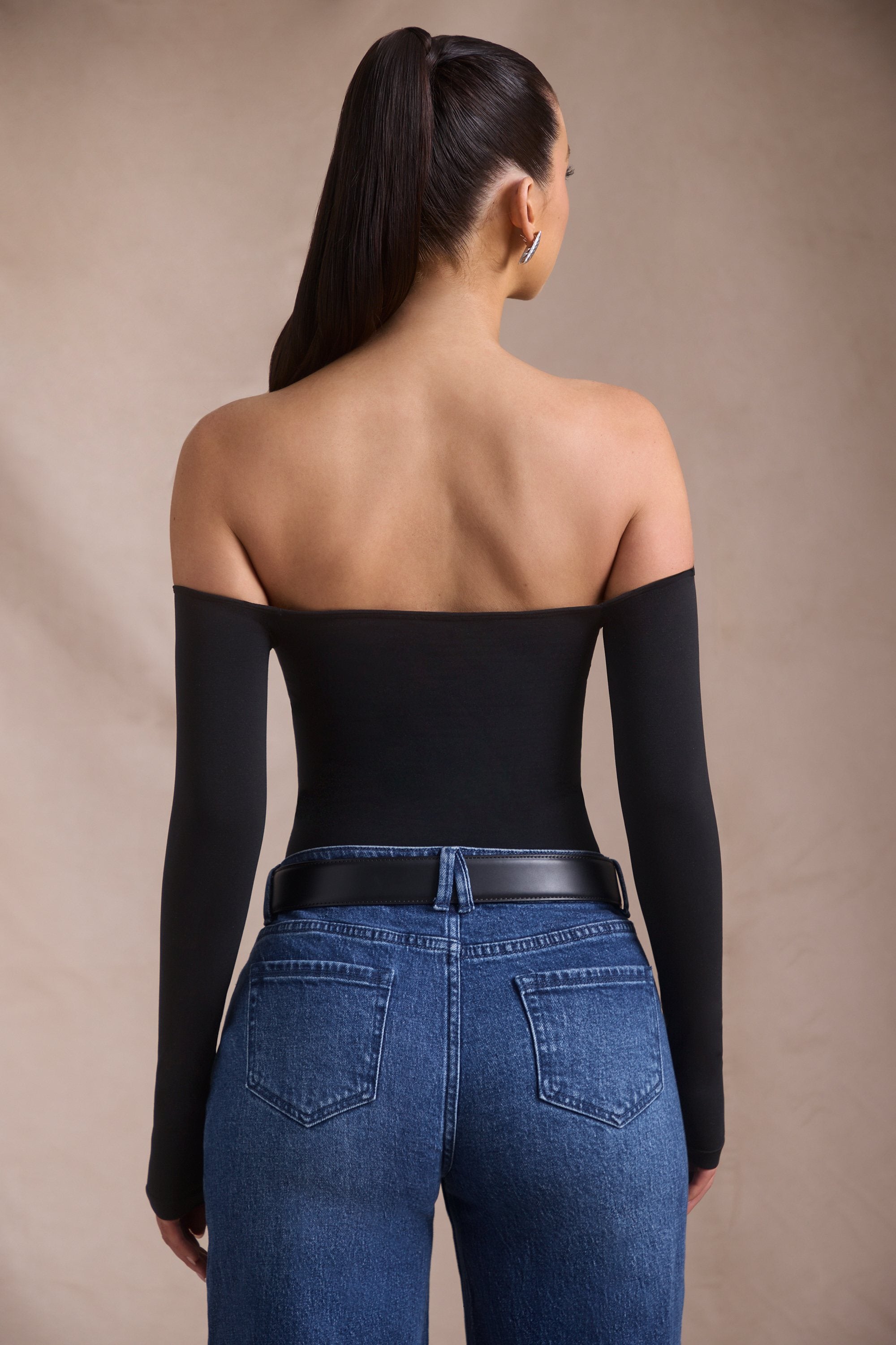 Pammie Seamless Off-Shoulder Long-Sleeve Bodysuit in Black - Image 3