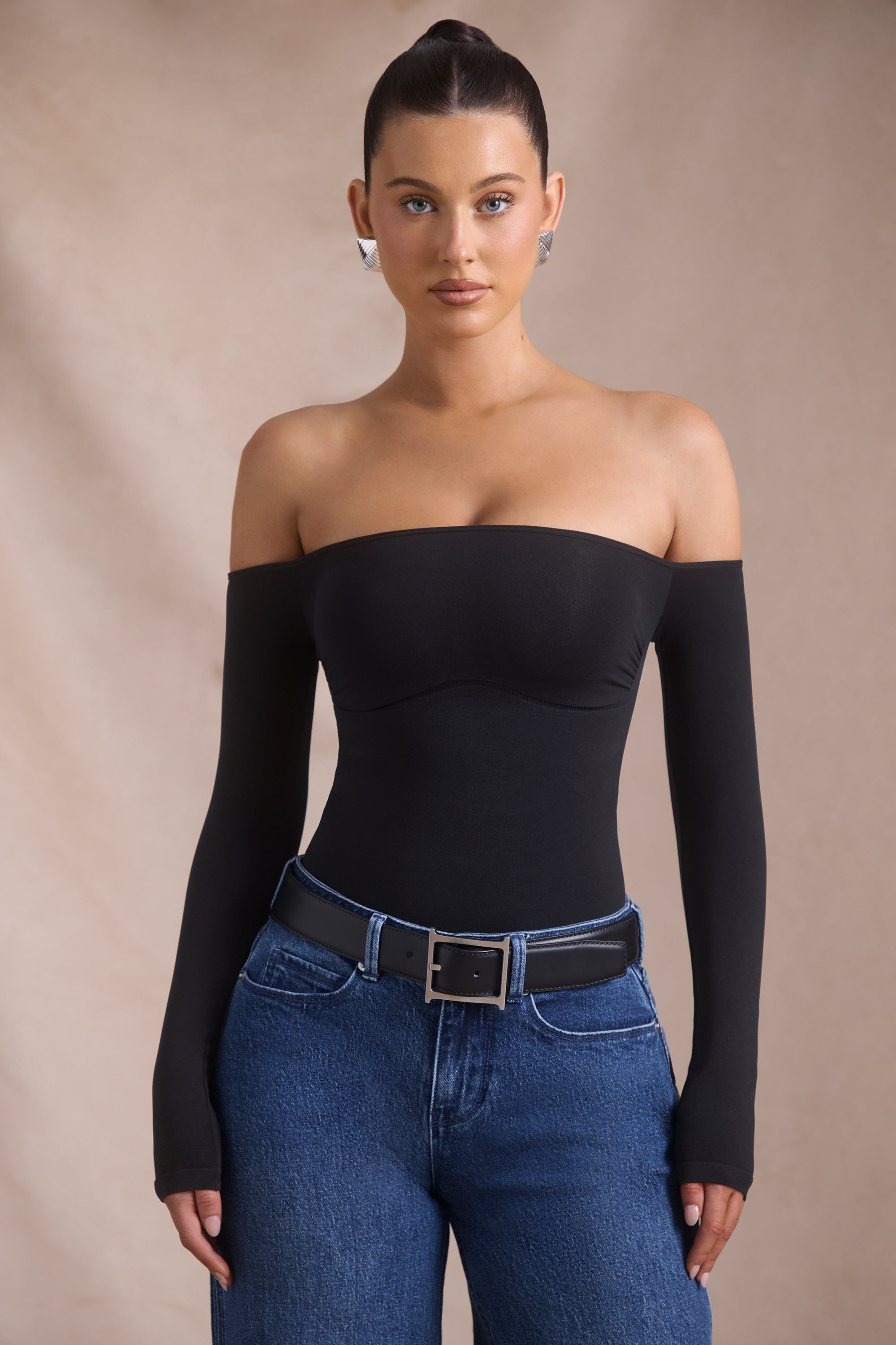 Pammie Seamless Off-Shoulder Long-Sleeve Bodysuit in Black - Image 5