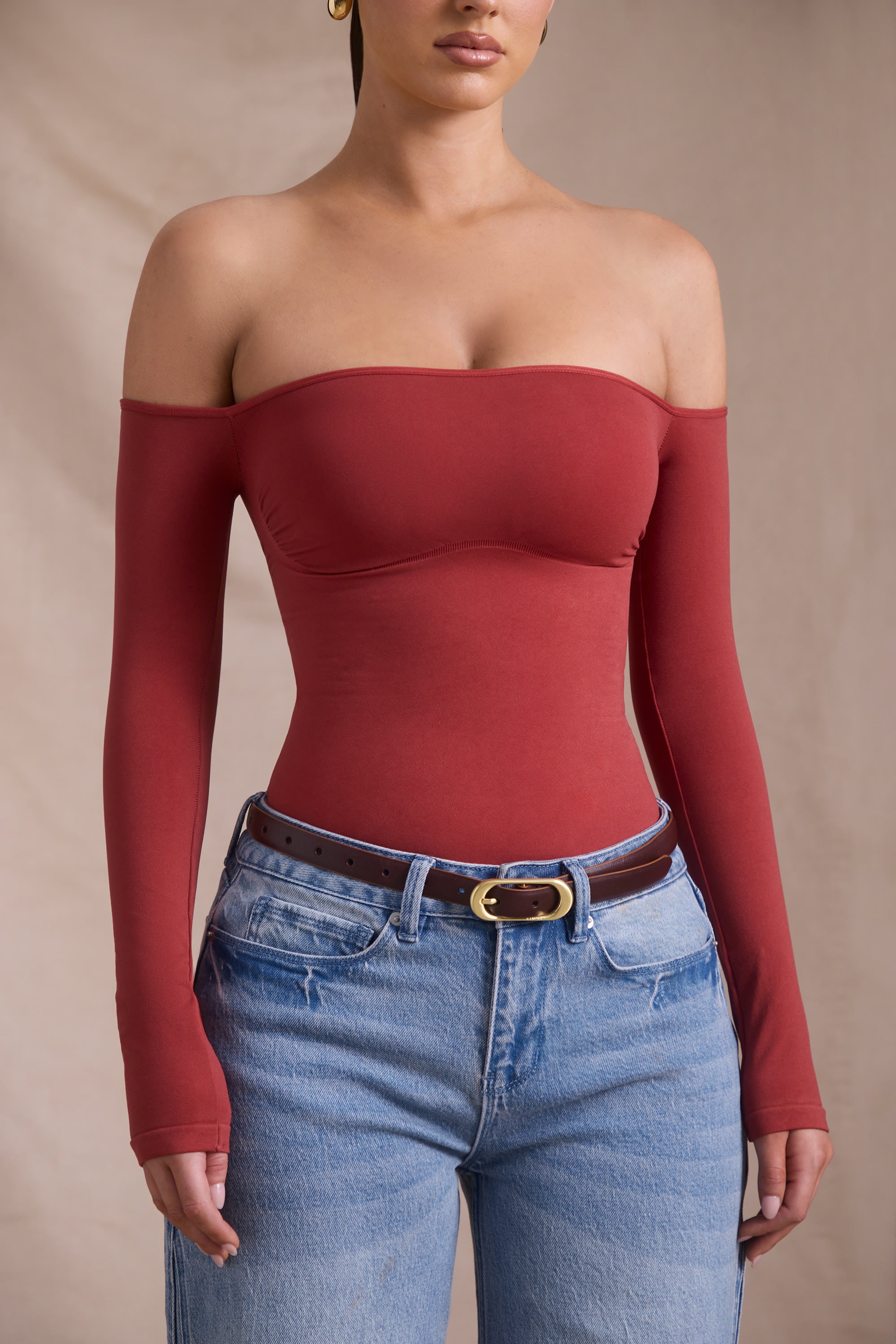 Pammie Seamless Off-Shoulder Long-Sleeve Bodysuit in Brick Red - Image 5