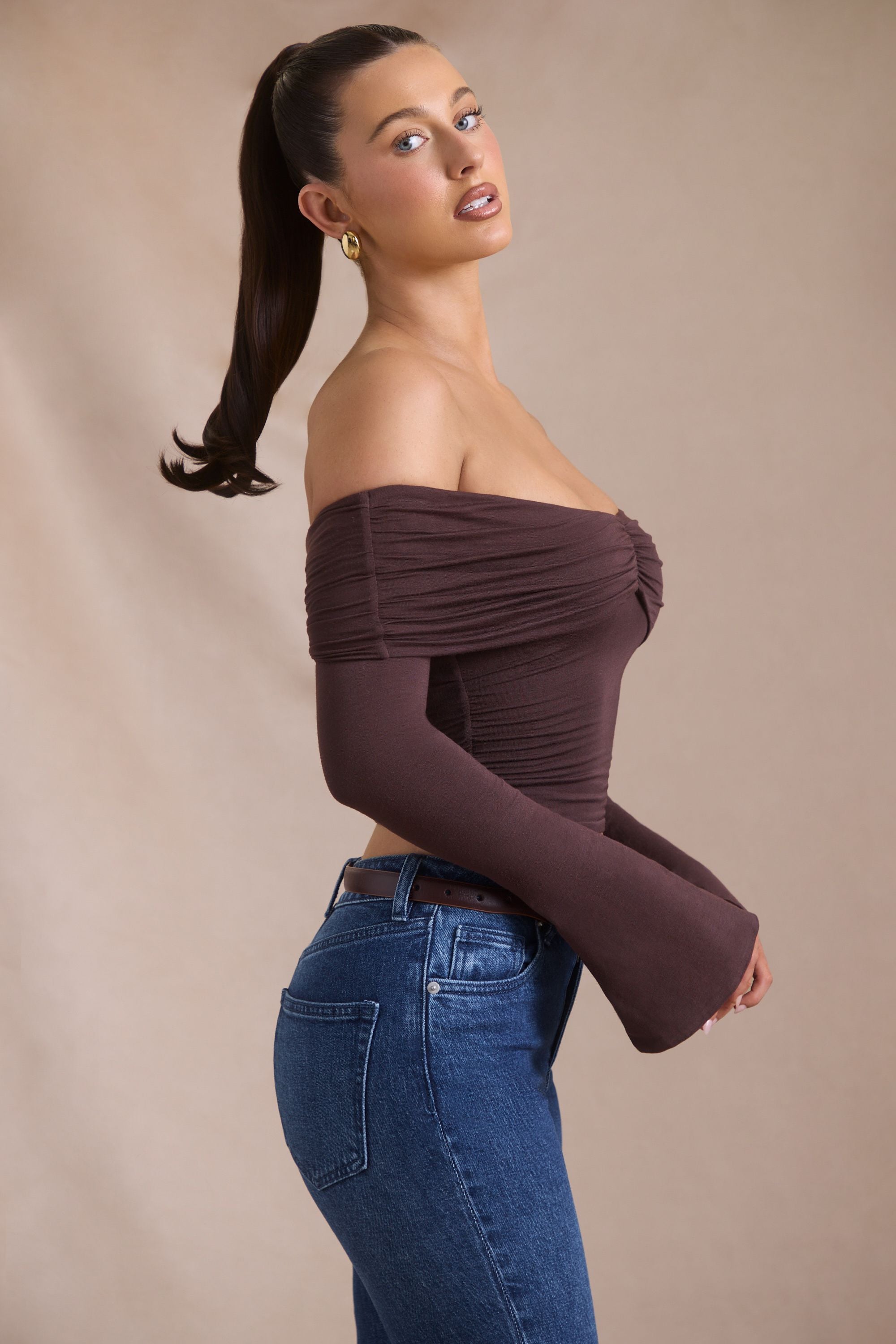 Pavni Modal-Cashmere Blend Off-Shoulder Ruched Top in Espresso - Image 4