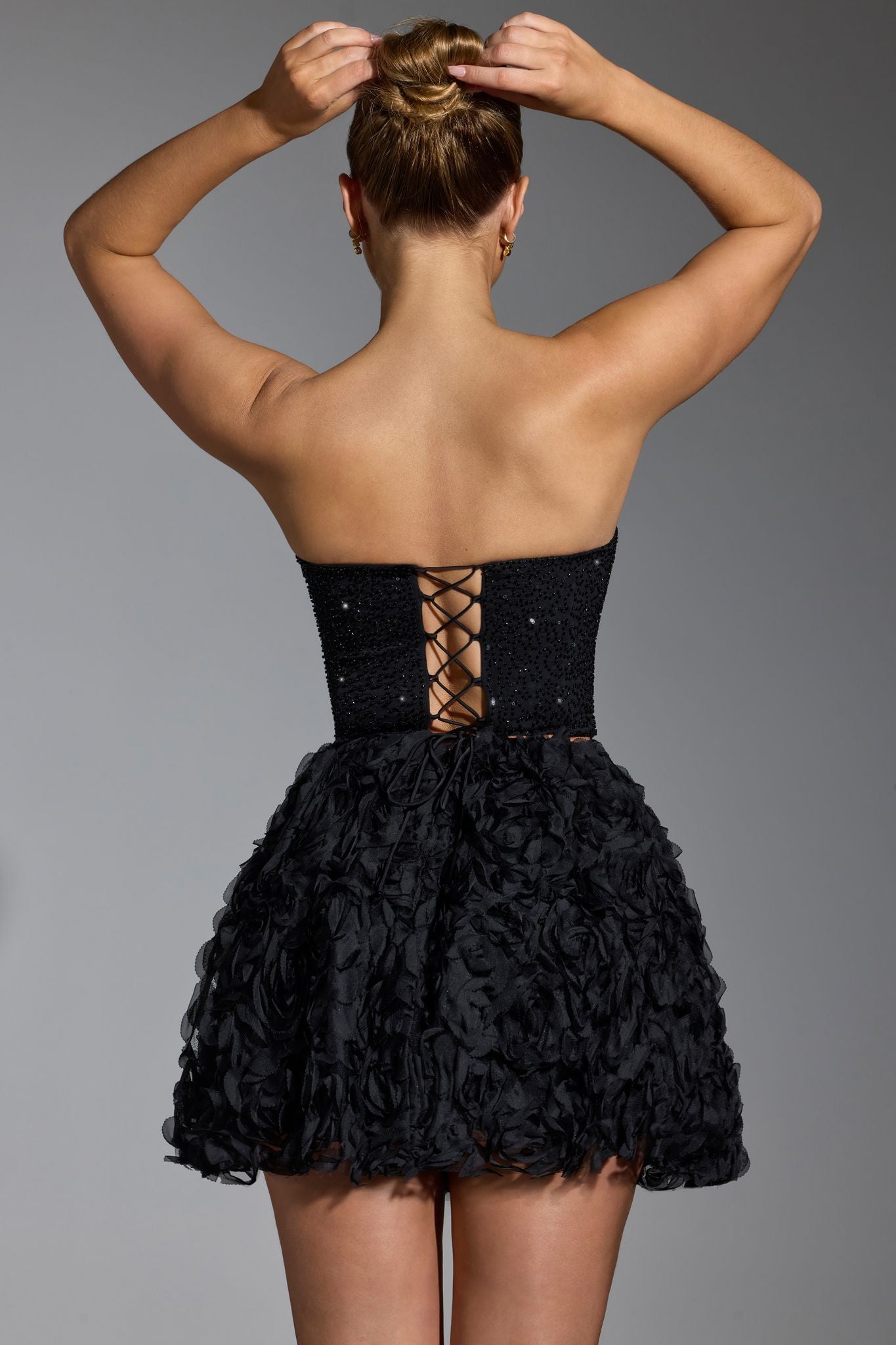 Blossom Floral-Appliqu?? Mini Skirt in Black - Image 19